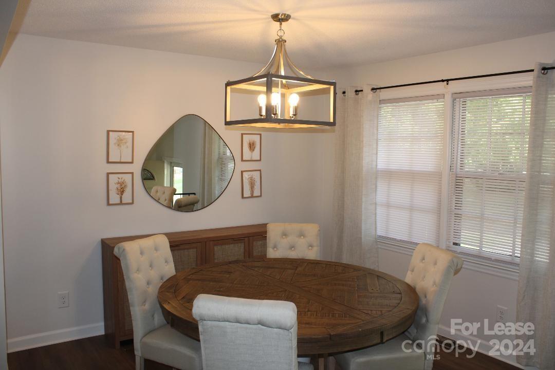 21205 Lakeview Circle Property Photo 12