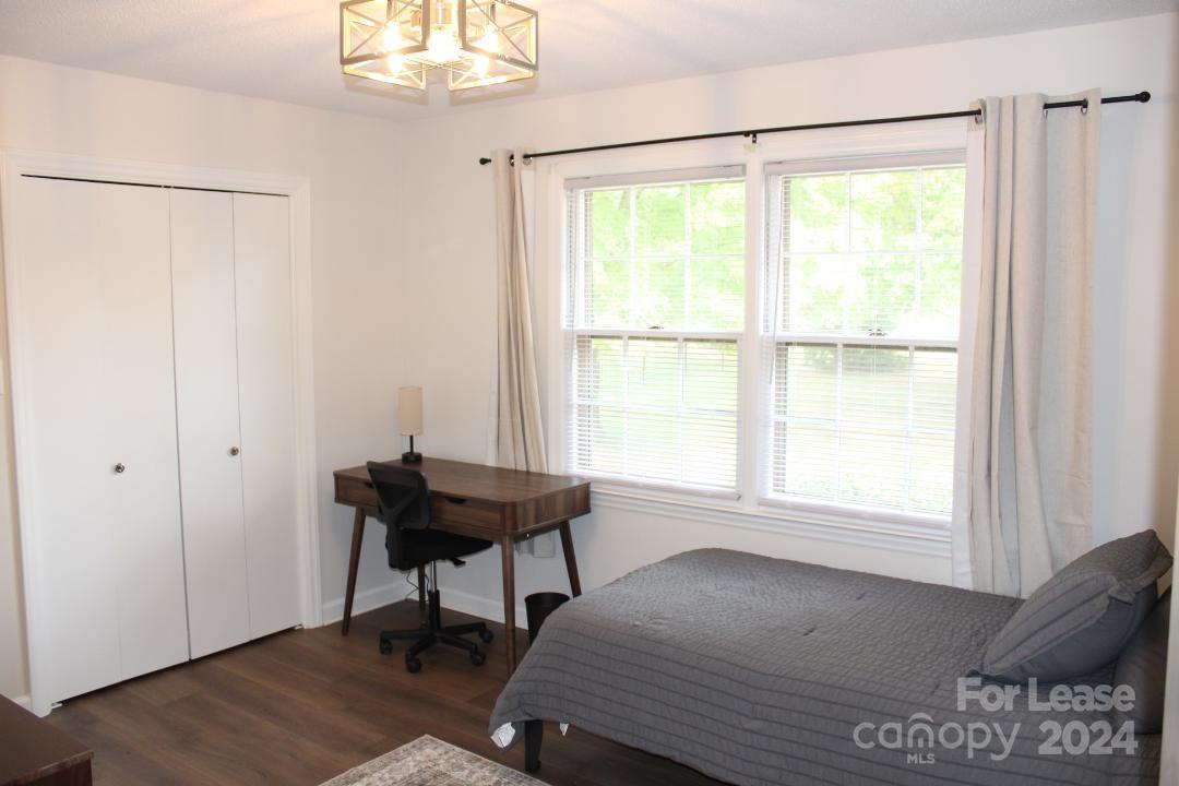 21205 Lakeview Circle Property Photo 13