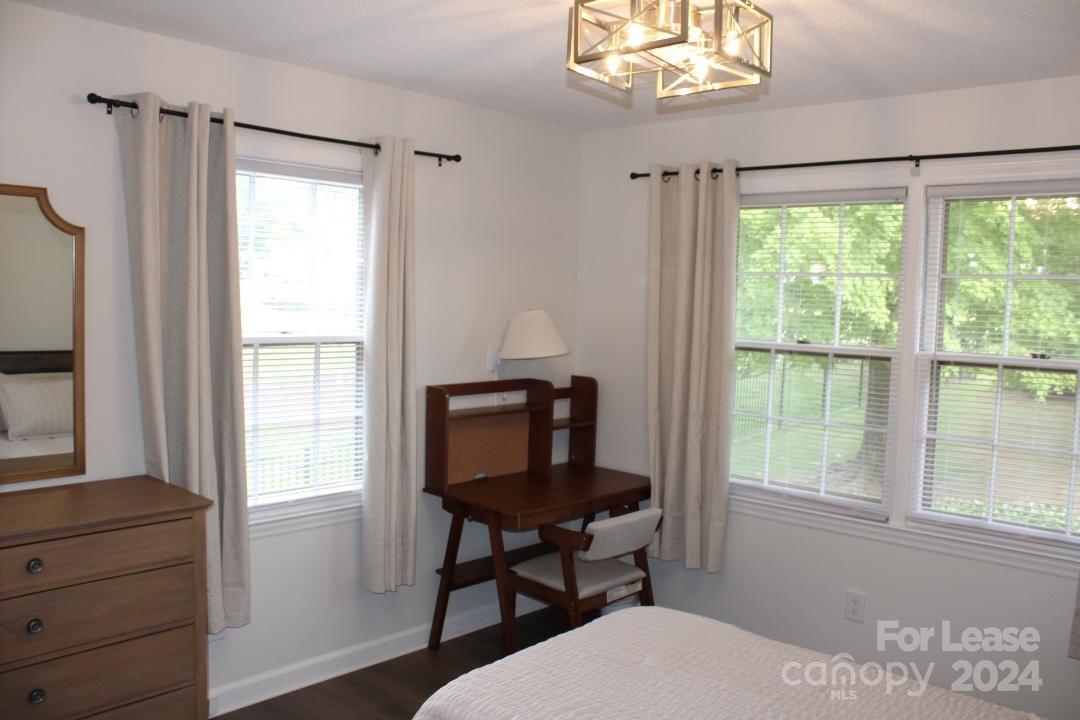 21205 Lakeview Circle Property Photo 15