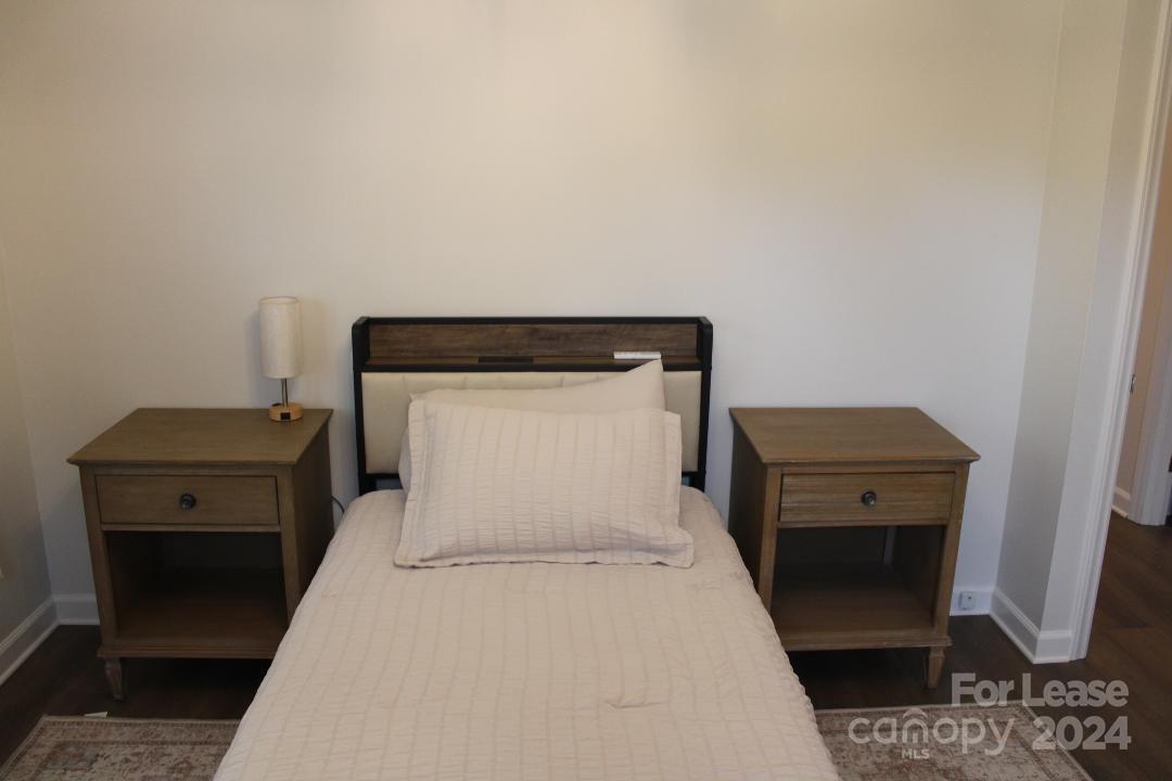 21205 Lakeview Circle Property Photo 16