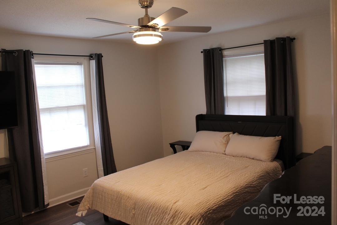 21205 Lakeview Circle Property Photo 17