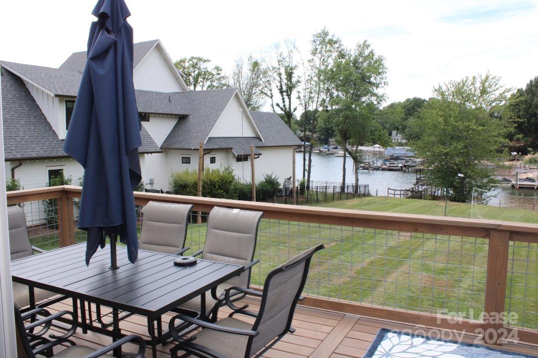 21205 Lakeview Circle Property Photo 21