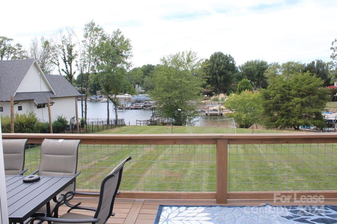 21205 Lakeview Circle Property Photo 22