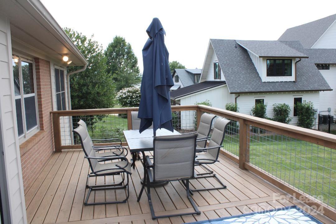21205 Lakeview Circle Property Photo 26