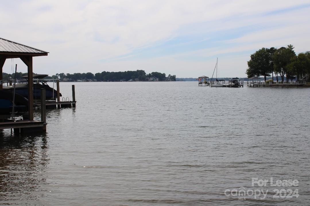 21205 Lakeview Circle Property Photo 33