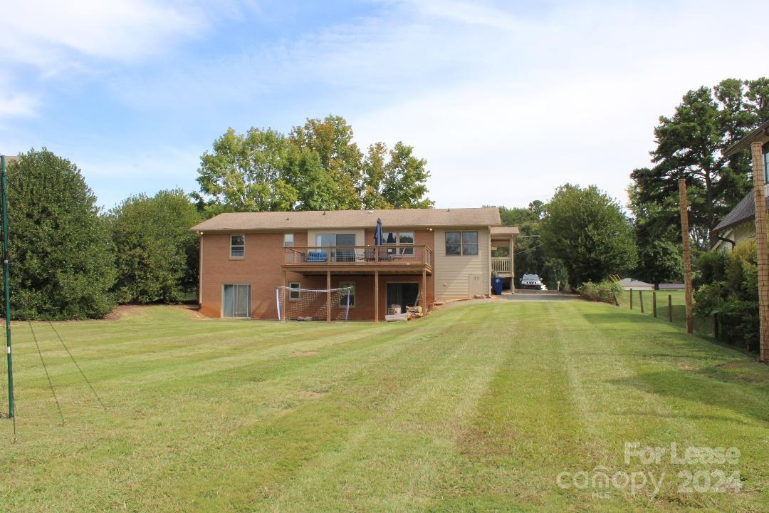 21205 Lakeview Circle Property Photo 38