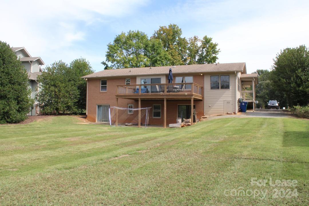 21205 Lakeview Circle Property Photo 39