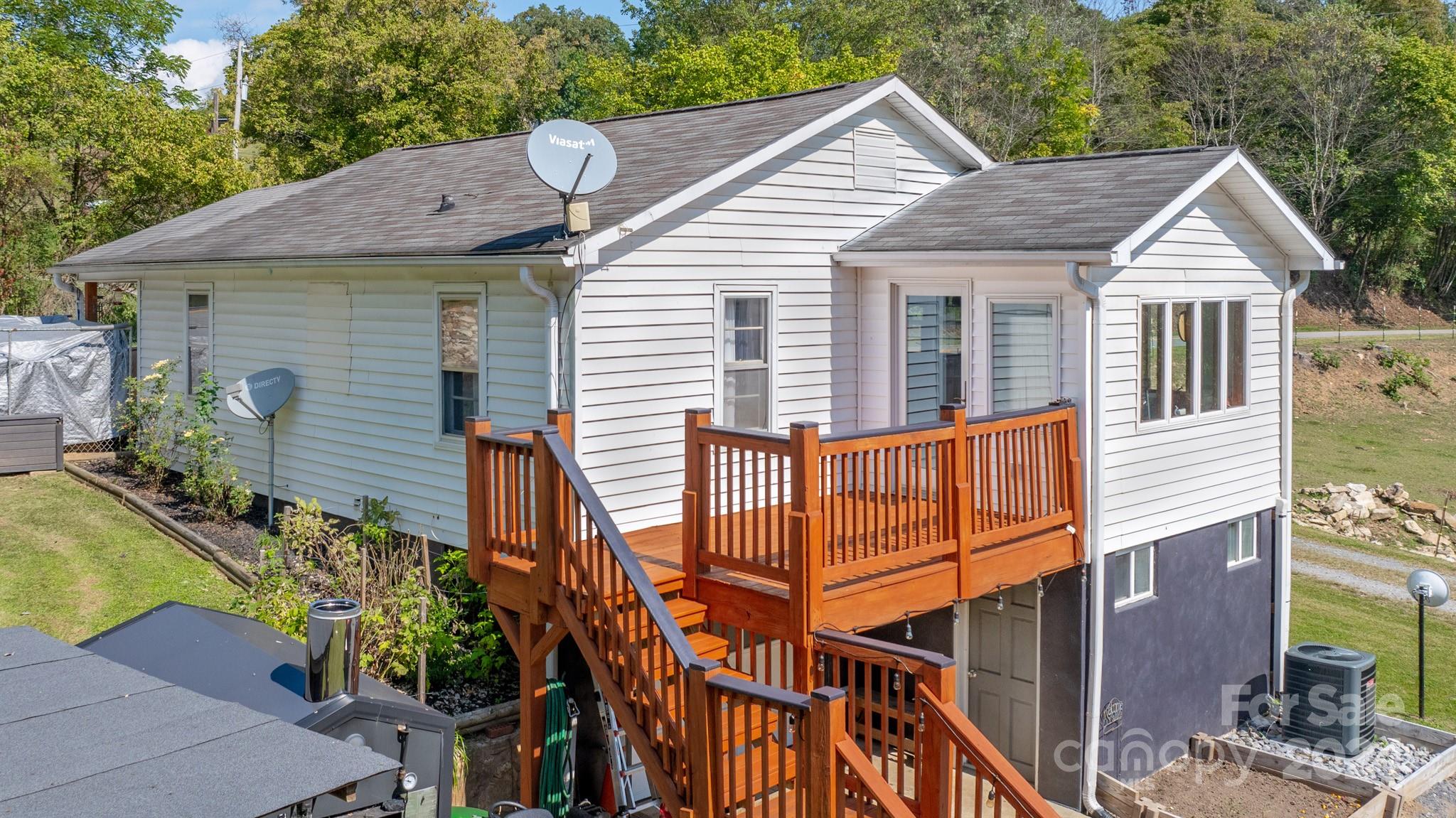 2906 Rabbit Skin Road Property Photo 2