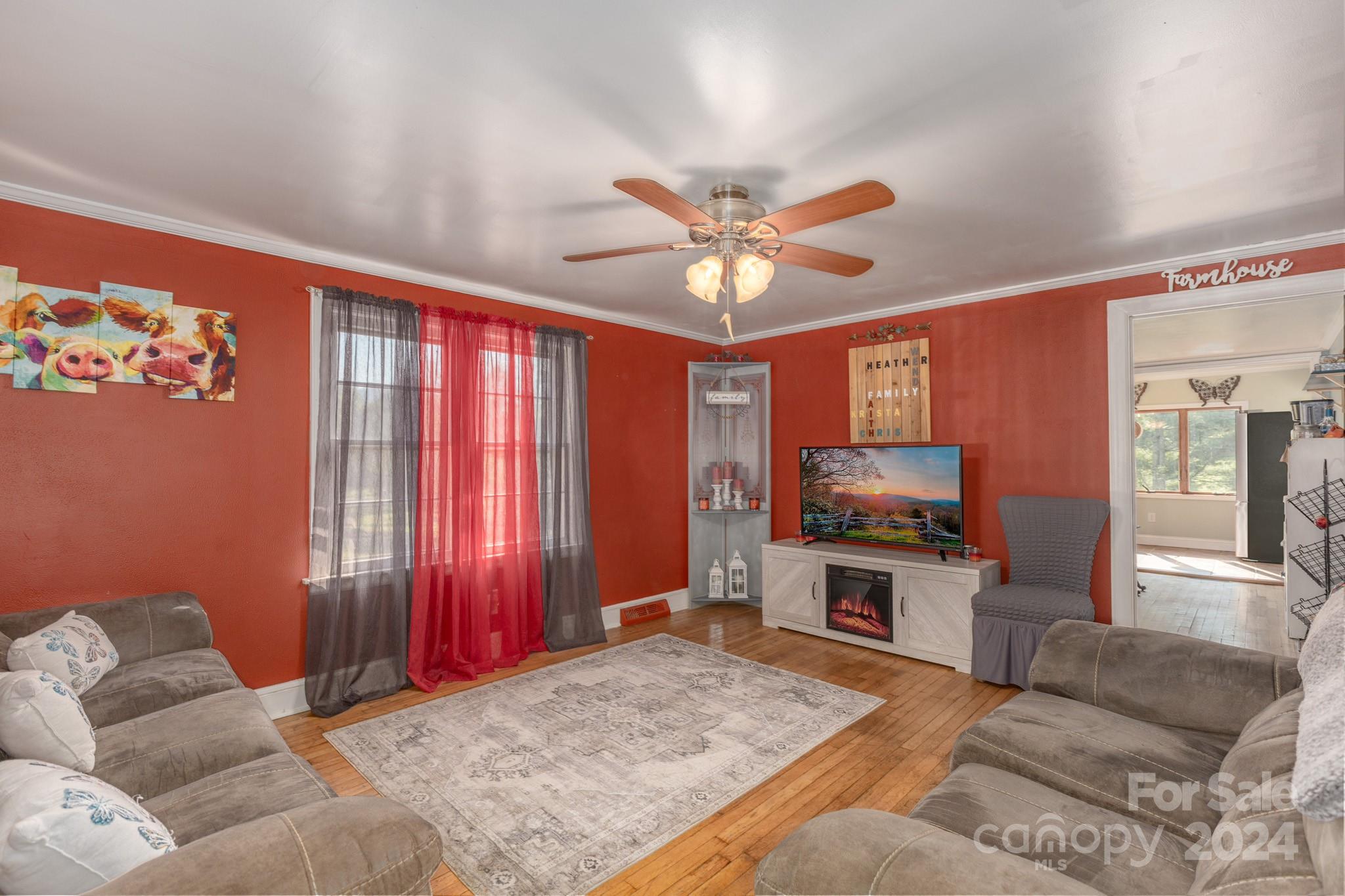 2906 Rabbit Skin Road Property Photo 5