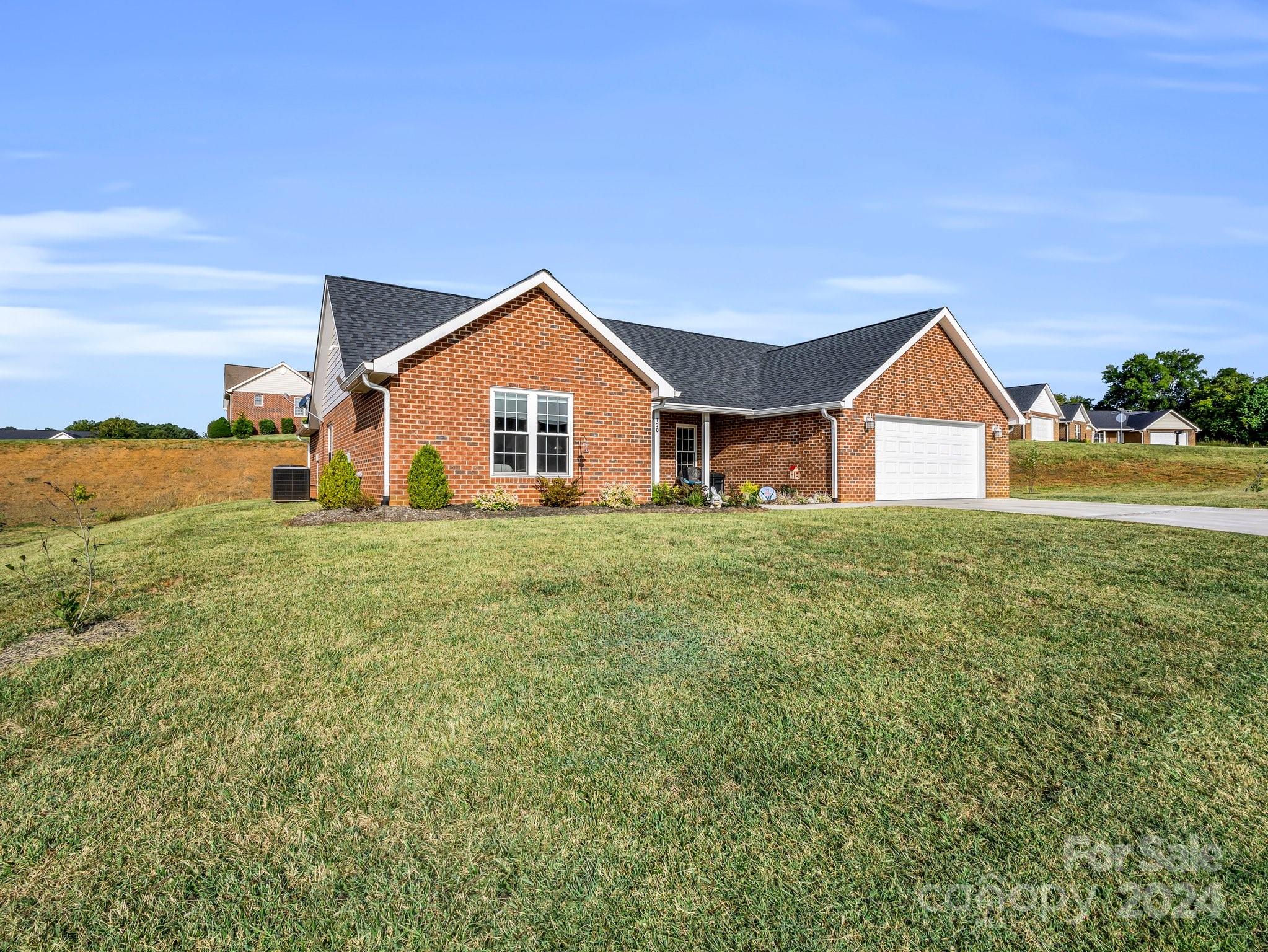 130 Central Park Circle Property Photo 4