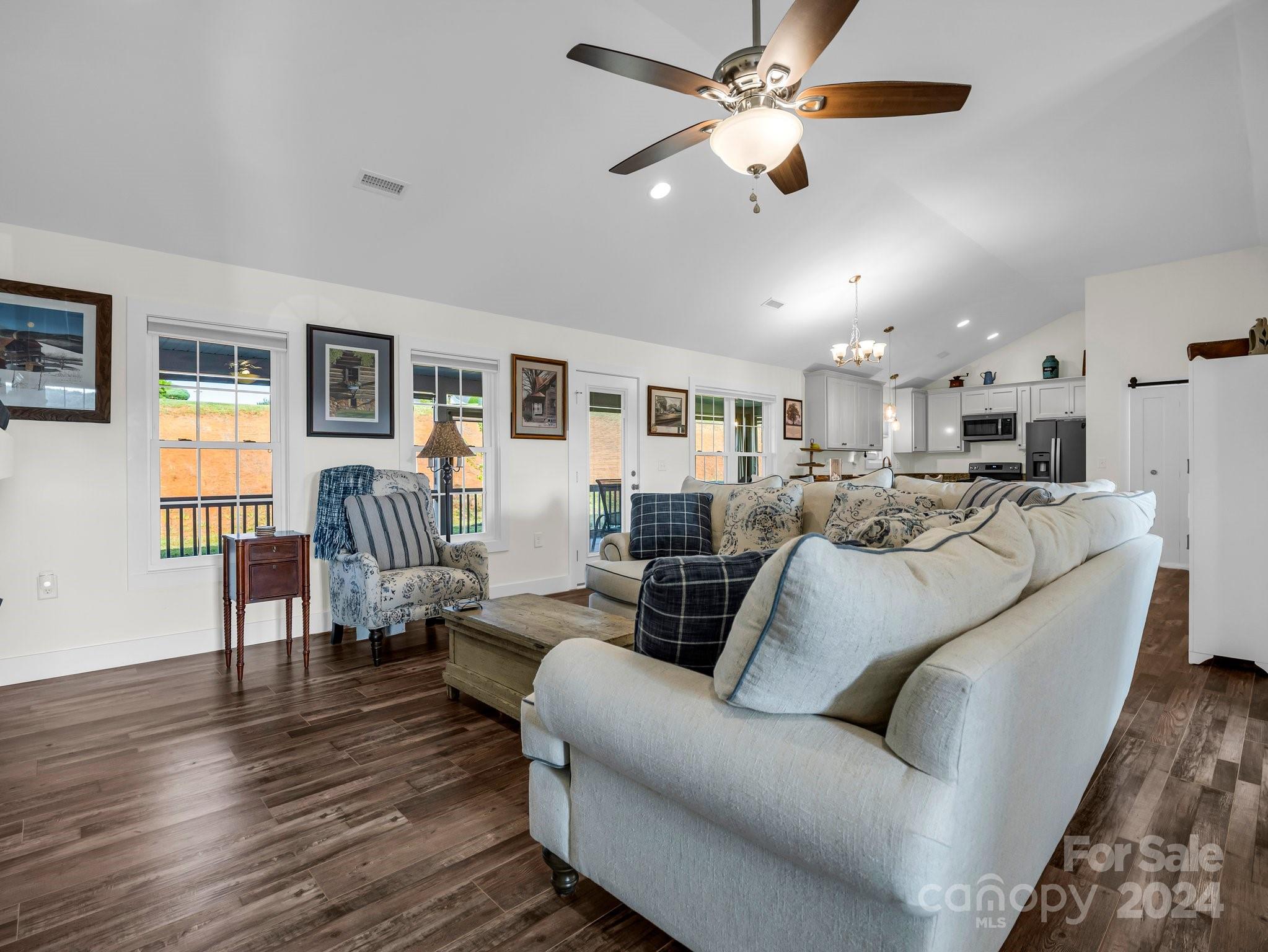 130 Central Park Circle Property Photo 10