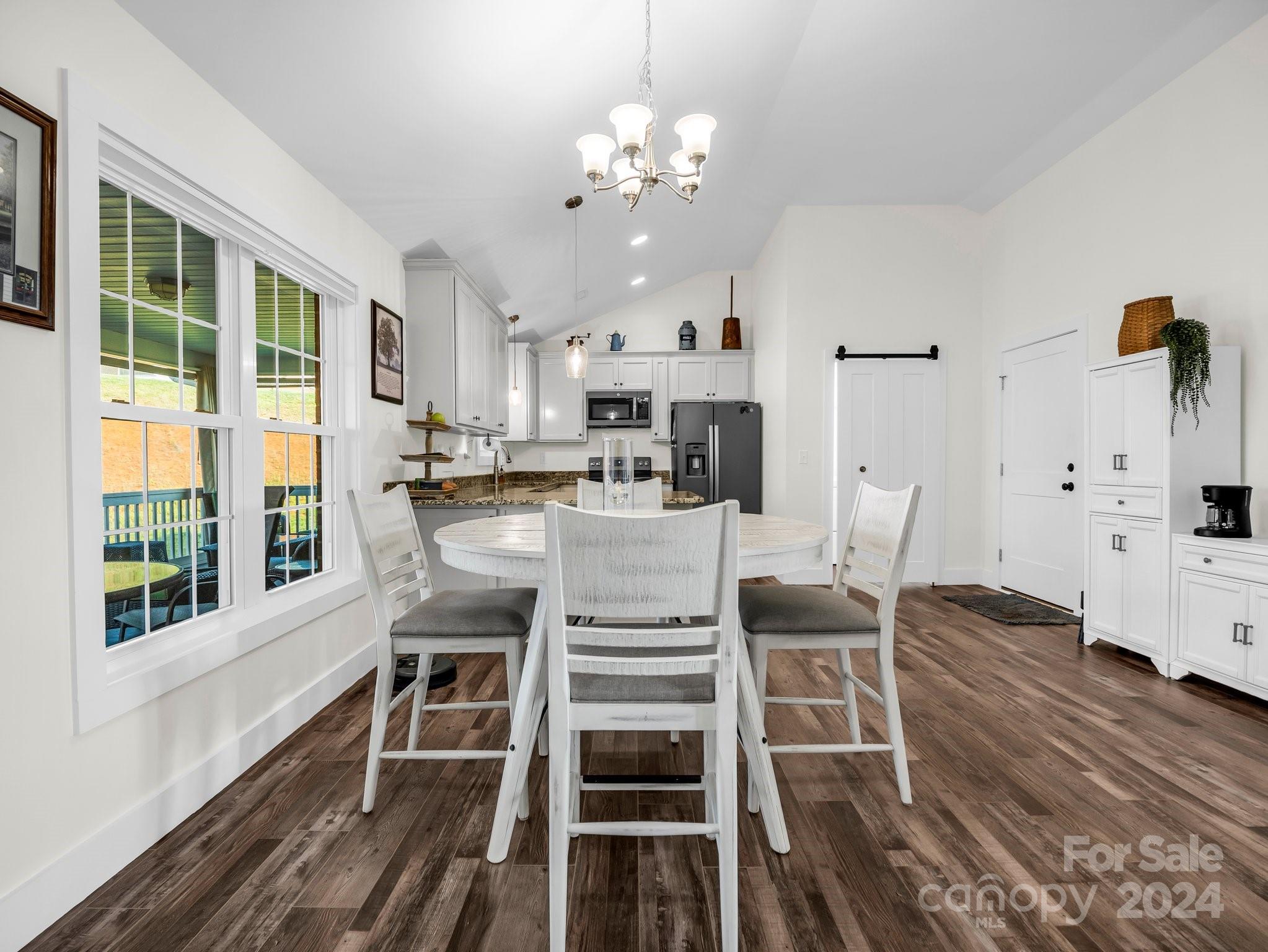 130 Central Park Circle Property Photo 12