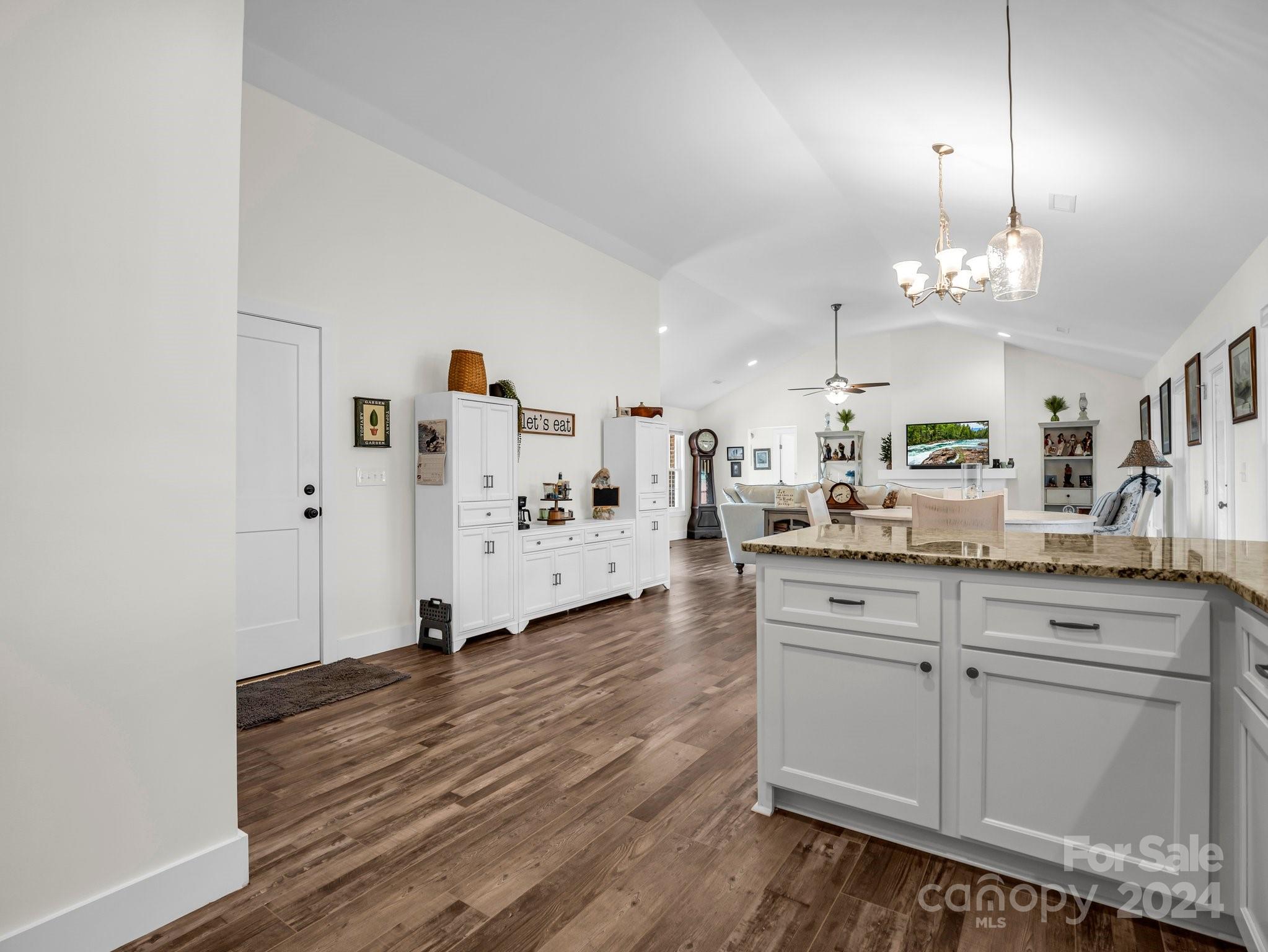130 Central Park Circle Property Photo 16