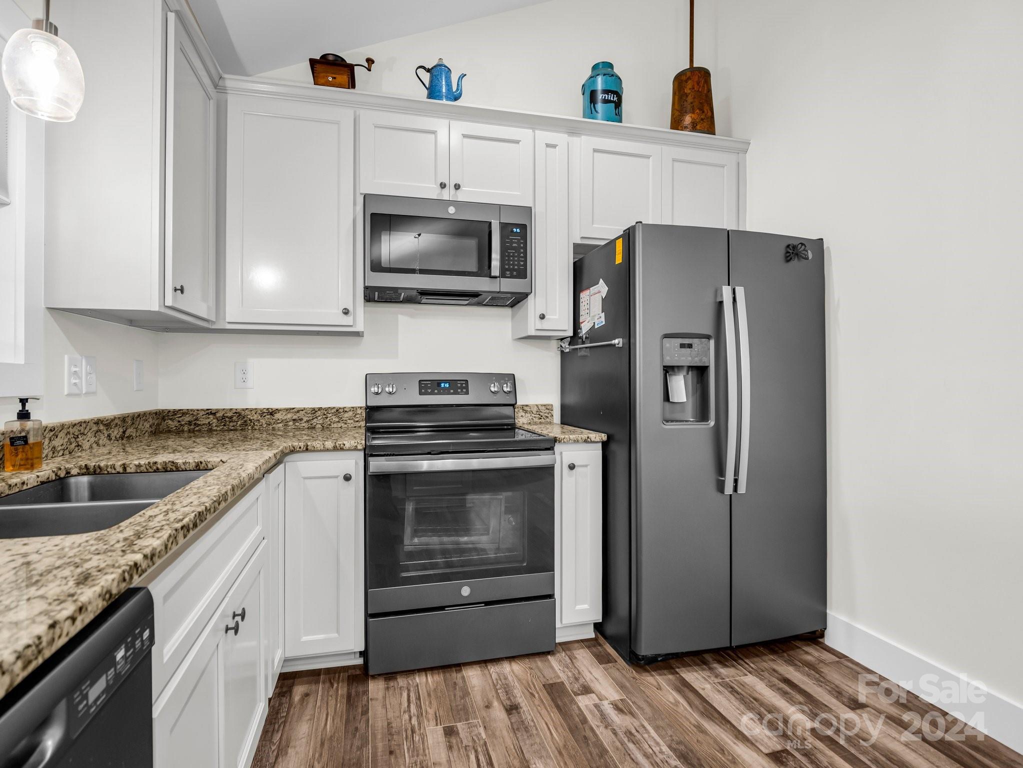 130 Central Park Circle Property Photo 17