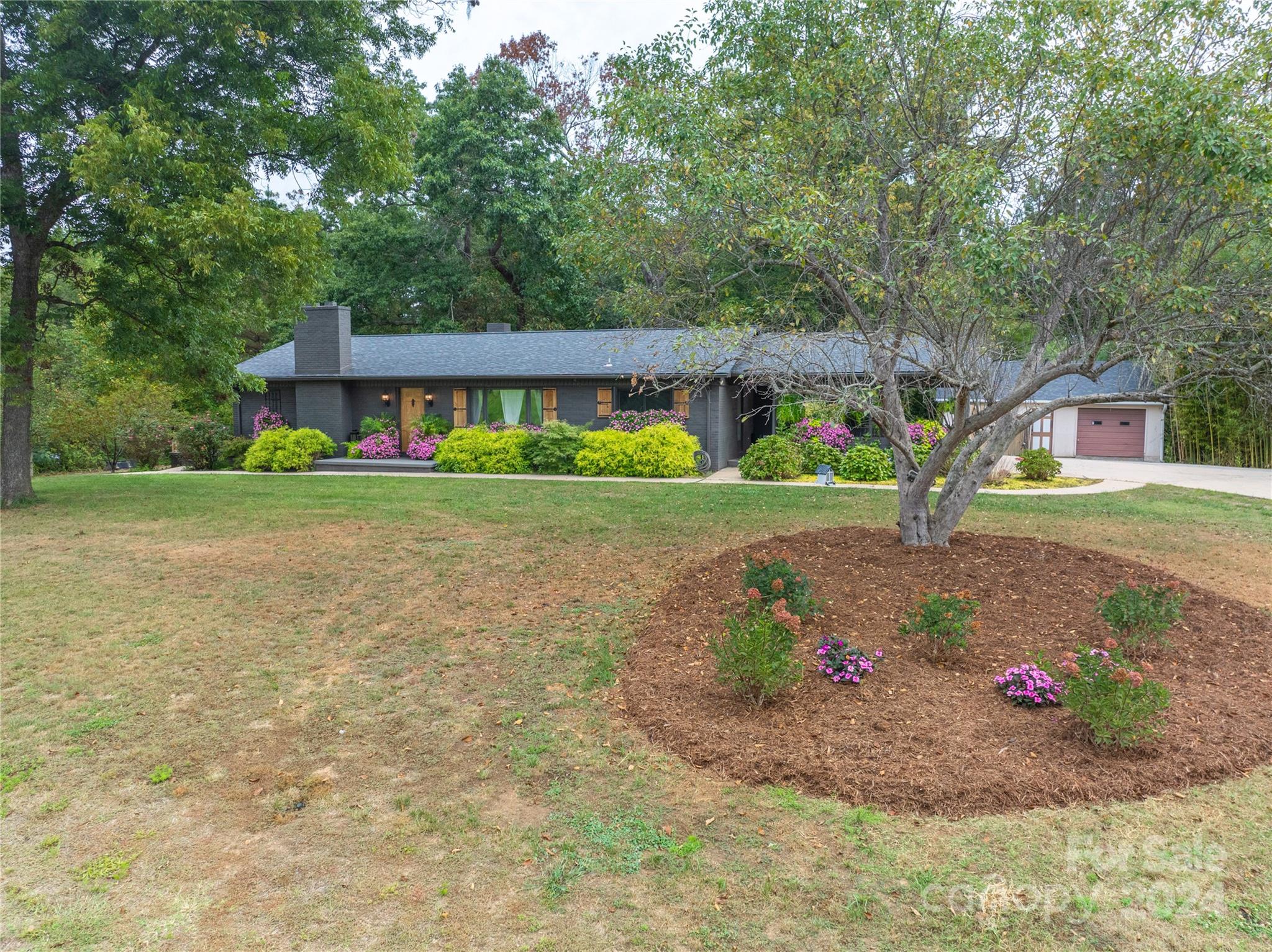 492 Bravard Street Property Photo 4