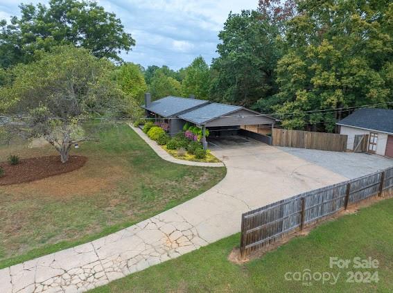492 Bravard Street Property Photo 6