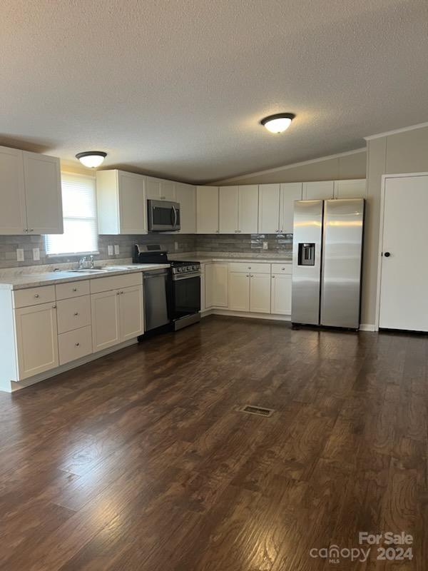 103 Paula Lane Property Photo 5