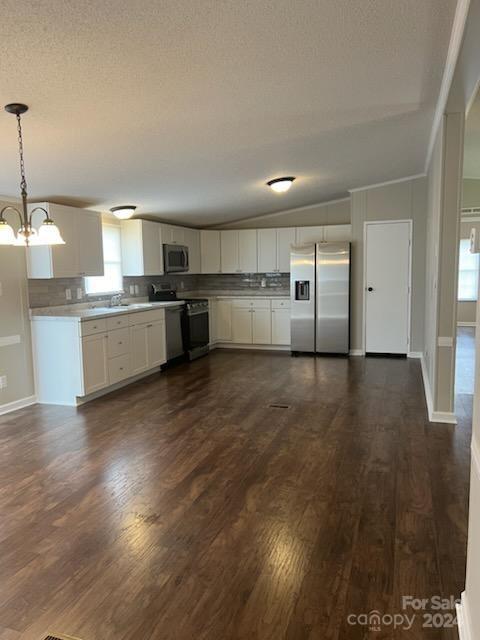 103 Paula Lane Property Photo 6