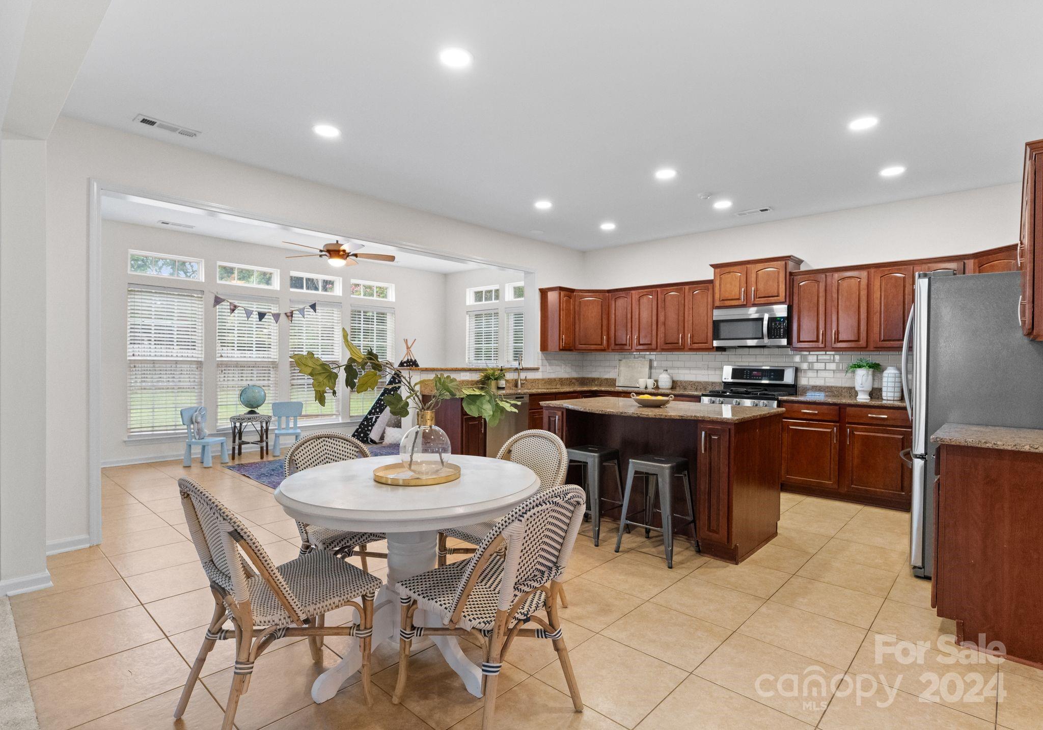 8803 Cool Meadow Drive Property Photo 12