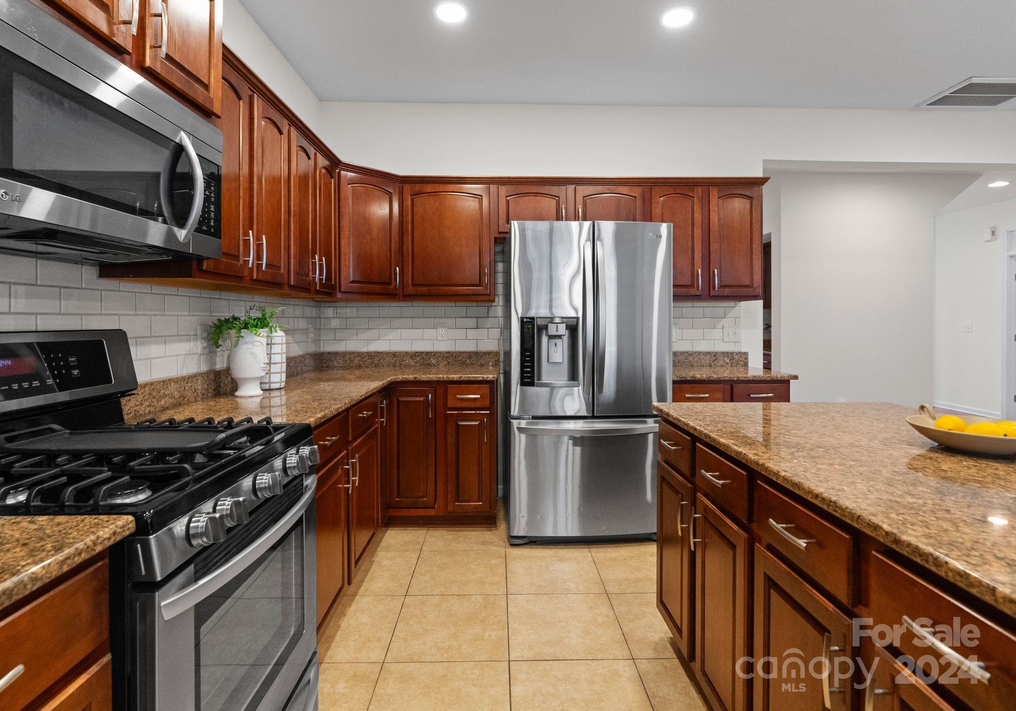 8803 Cool Meadow Drive Property Photo 15