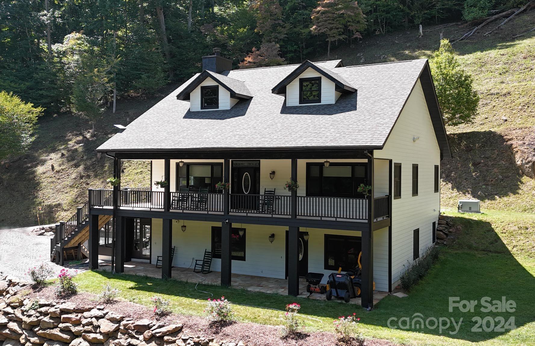 1438 Pumpkintown Road Property Photo 2