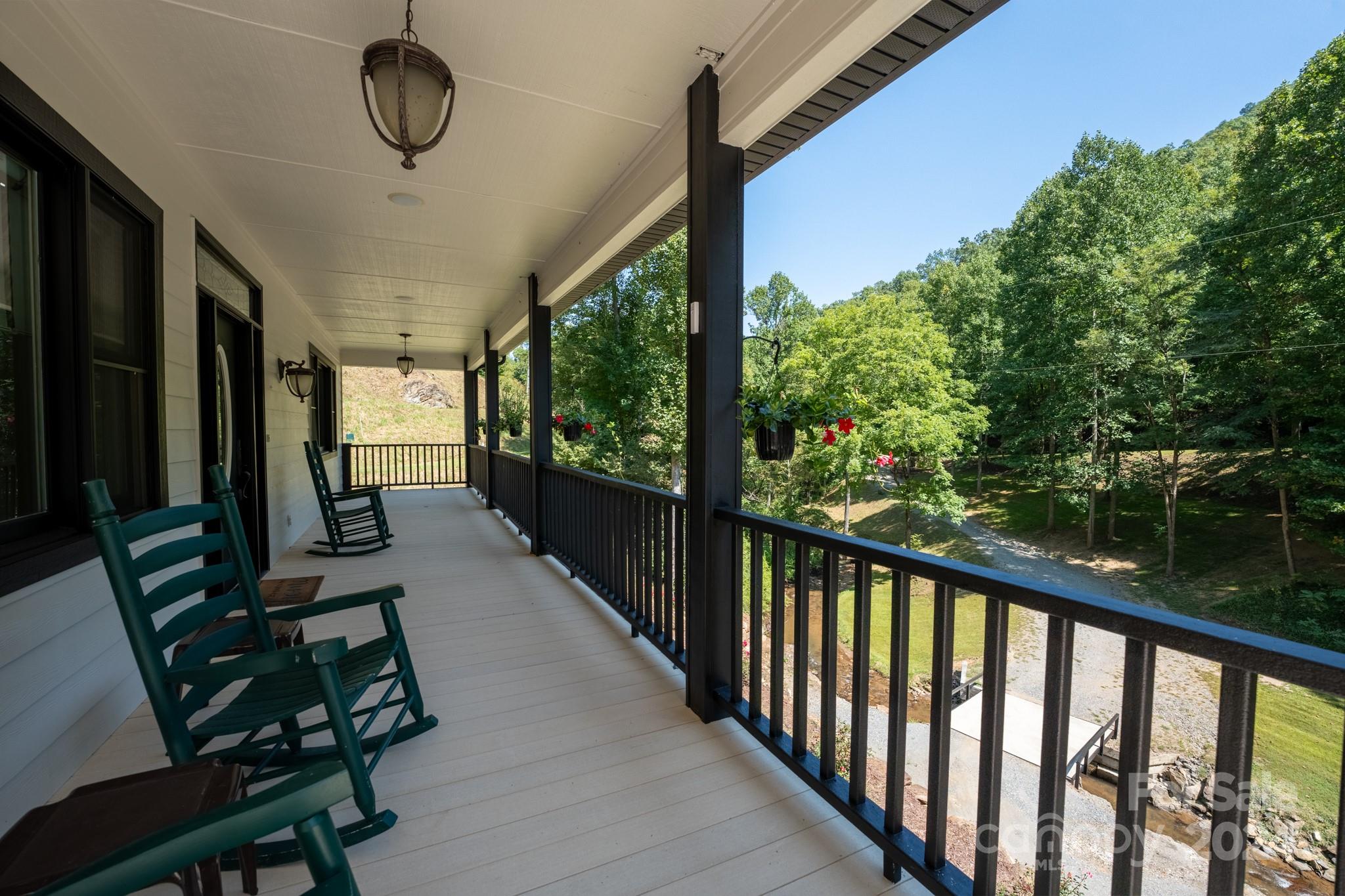 1438 Pumpkintown Road Property Photo 7
