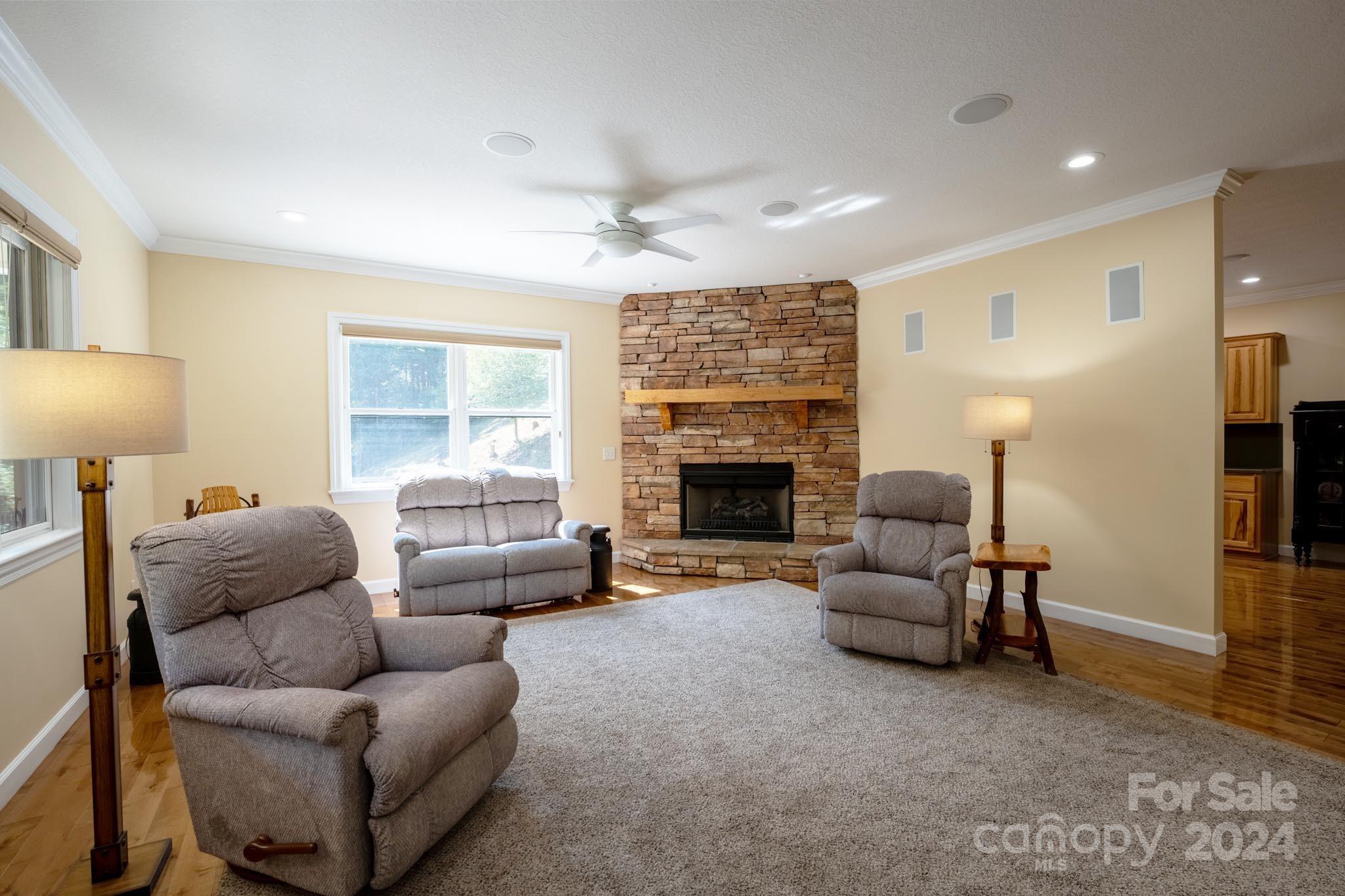 1438 Pumpkintown Road Property Photo 18