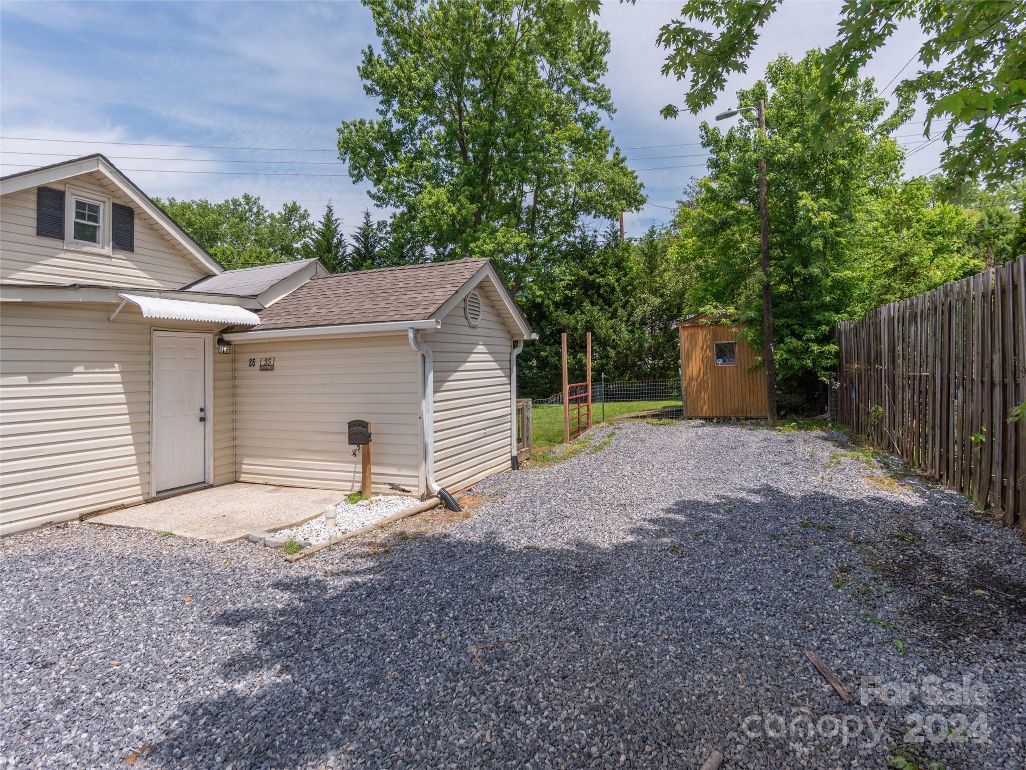 35 Wachayu Drive Property Photo 21
