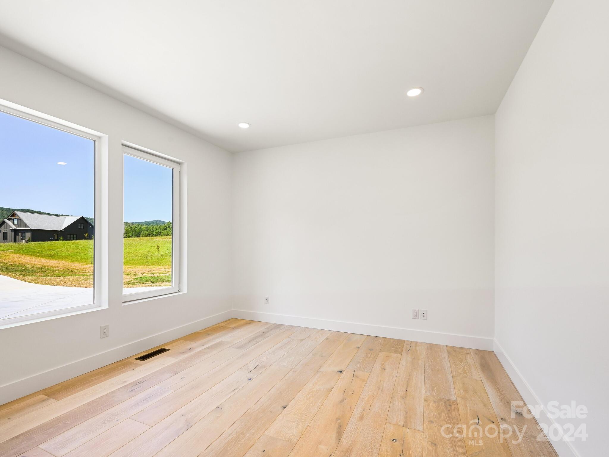 217 Thistle Ridge Court Property Photo 8