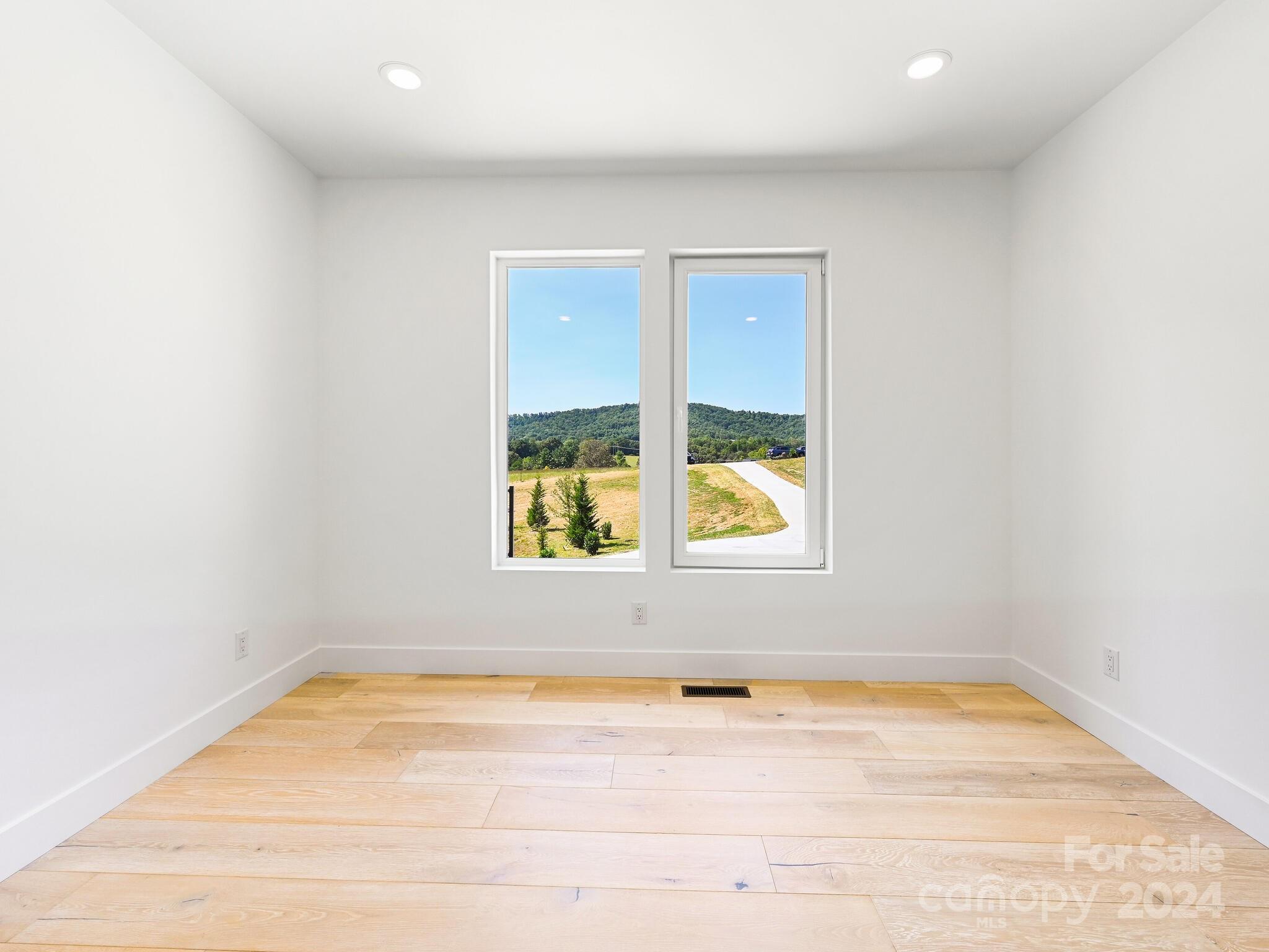 217 Thistle Ridge Court Property Photo 10