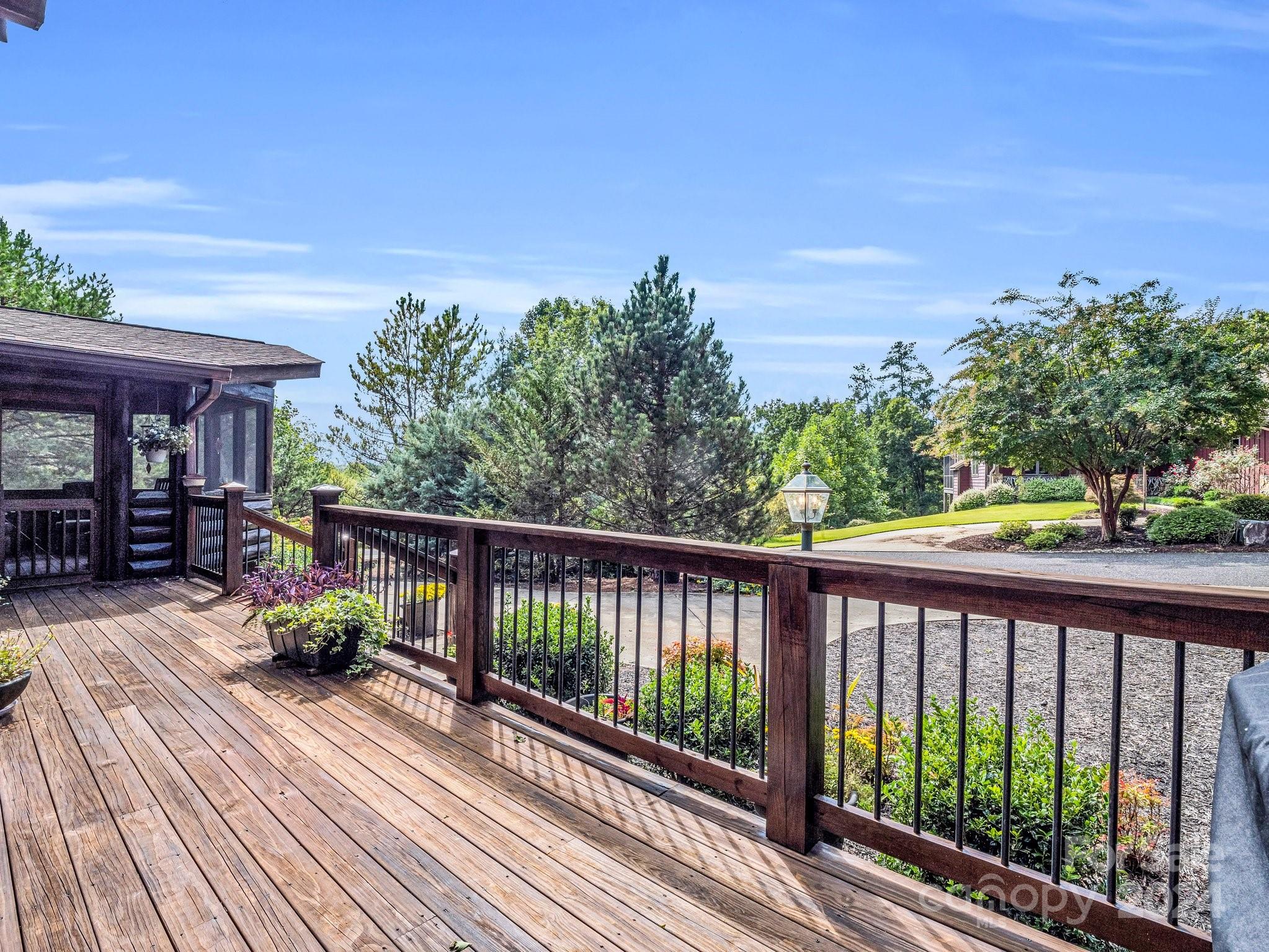 181 Highland Heights Property Photo 3