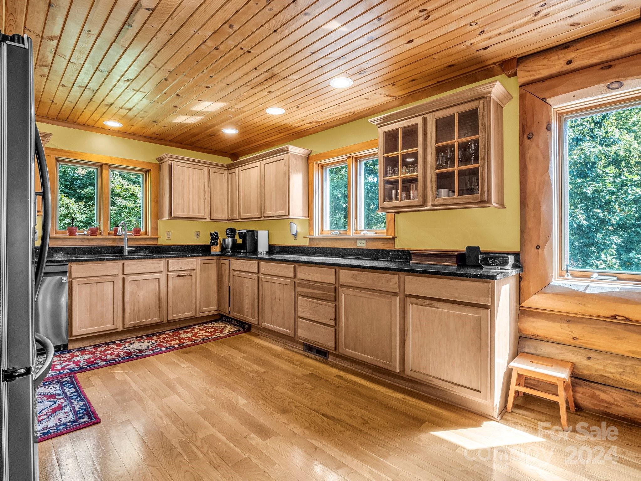 181 Highland Heights Property Photo 6
