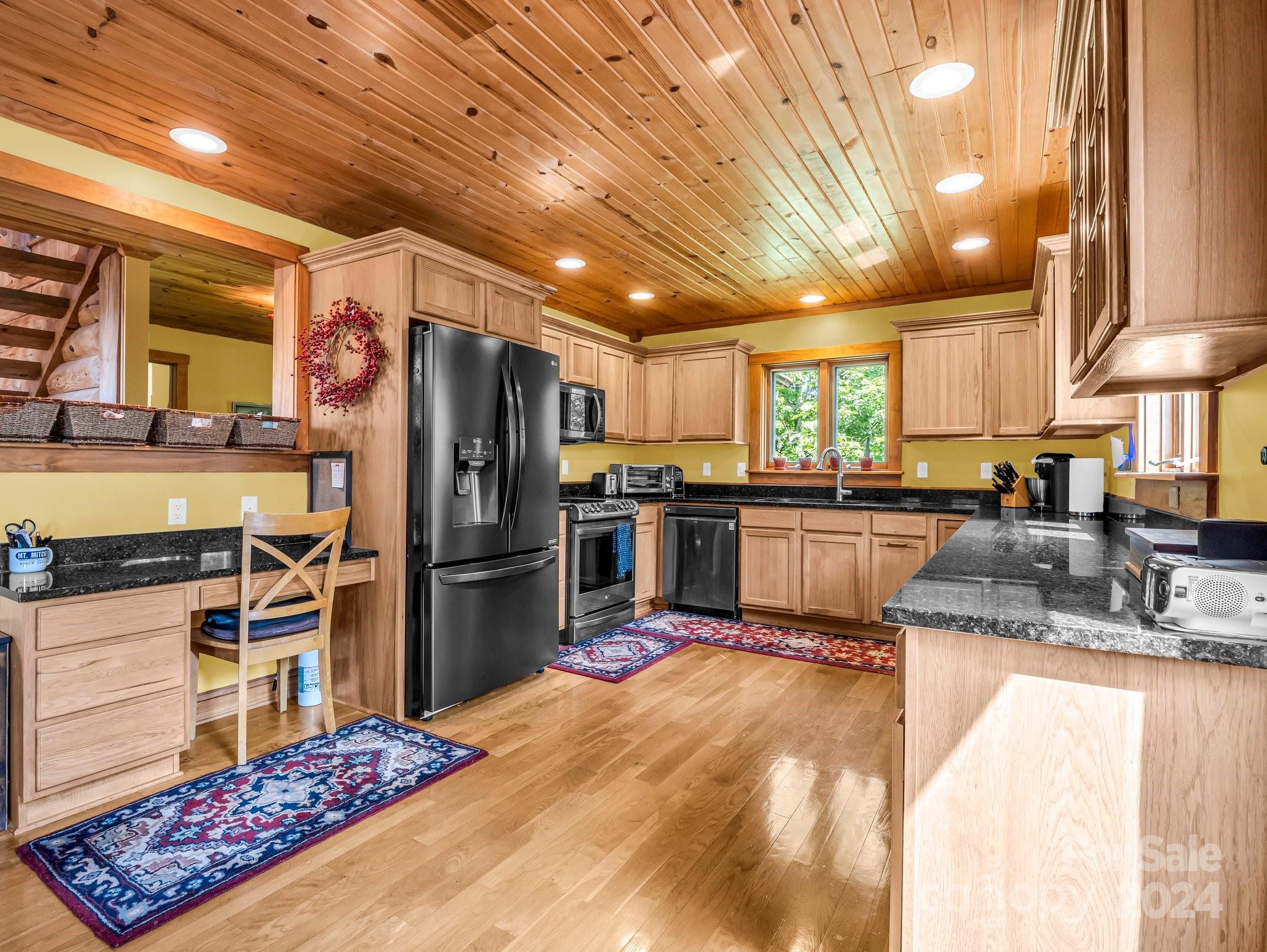 181 Highland Heights Property Photo 7