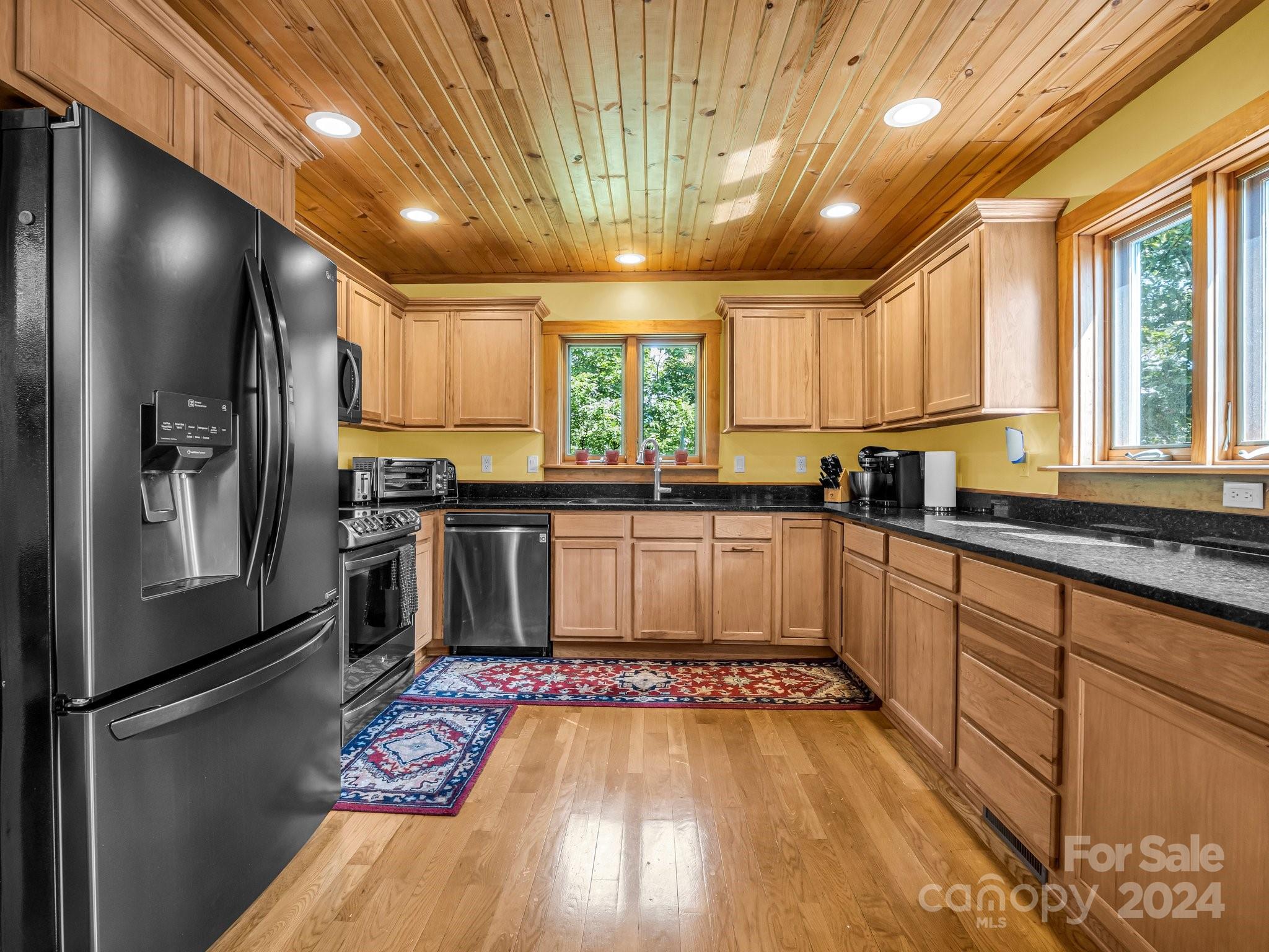181 Highland Heights Property Photo 8
