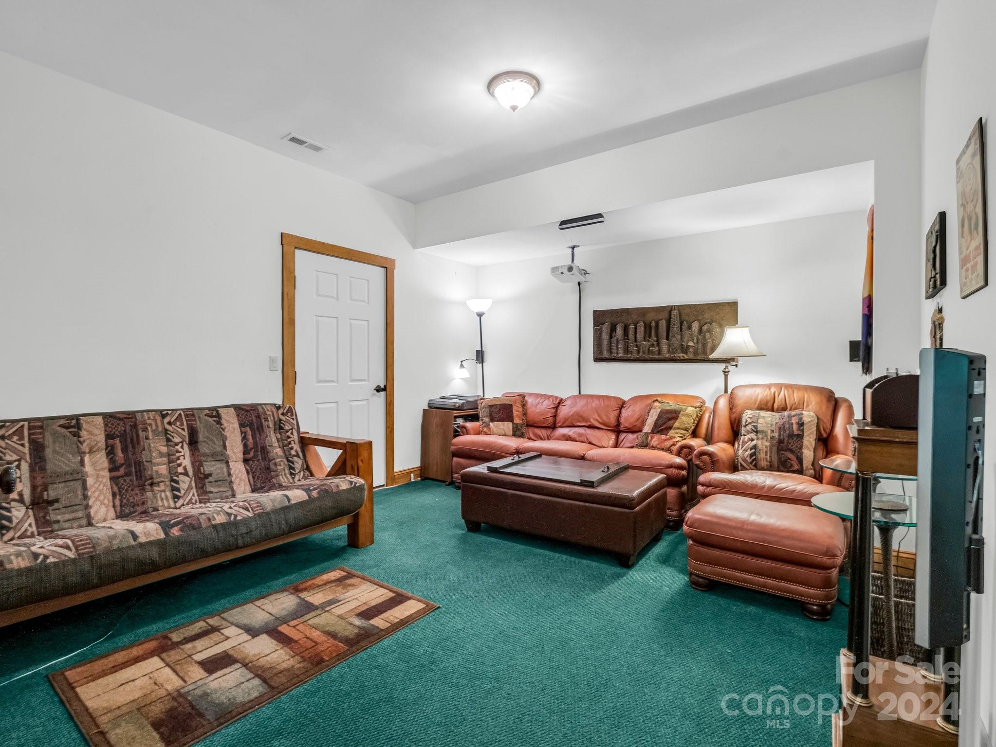 181 Highland Heights Property Photo 41