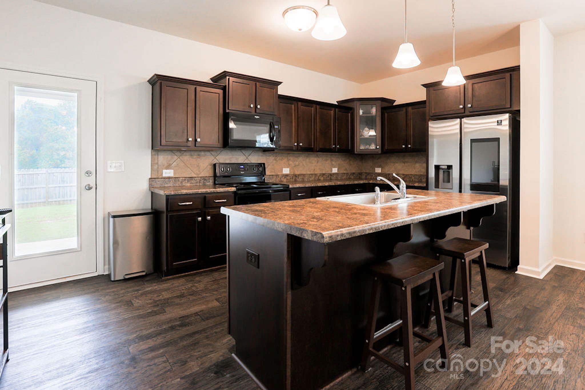 184 Sutters Mill Drive 56 Property Photo 6