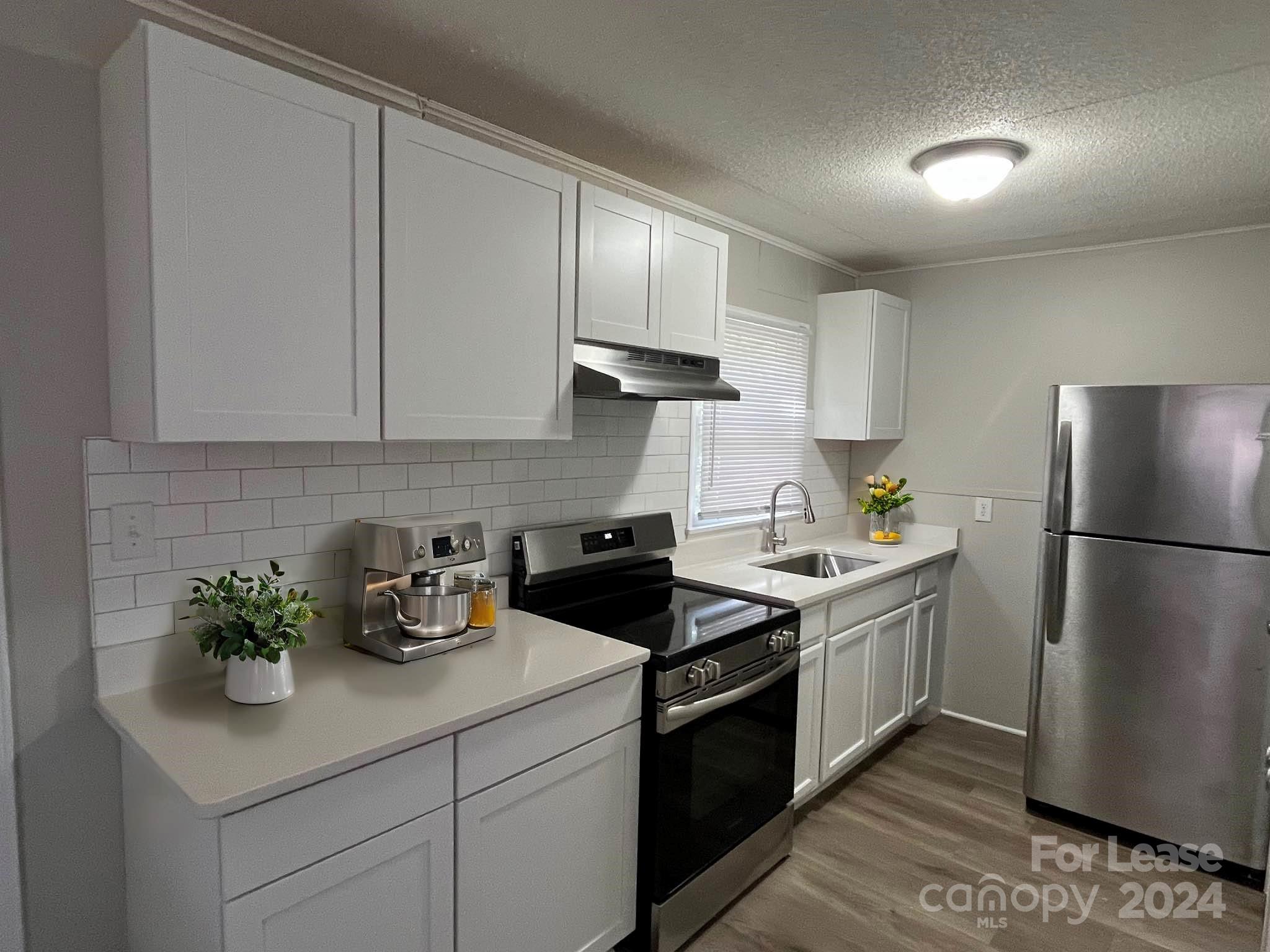 229 W Glendale Avenue 5 Property Photo 1