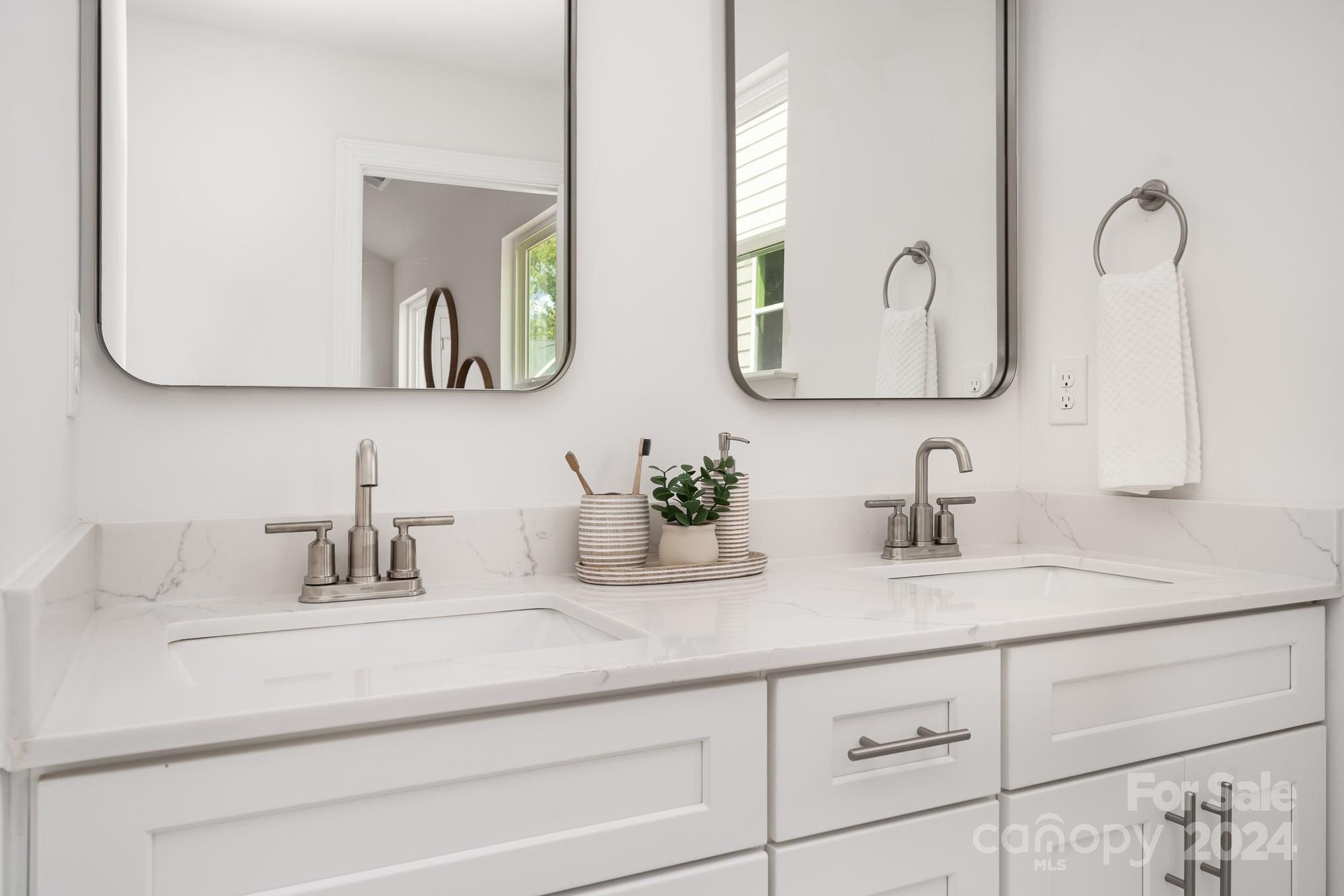 7118 Plott Road Property Photo 25