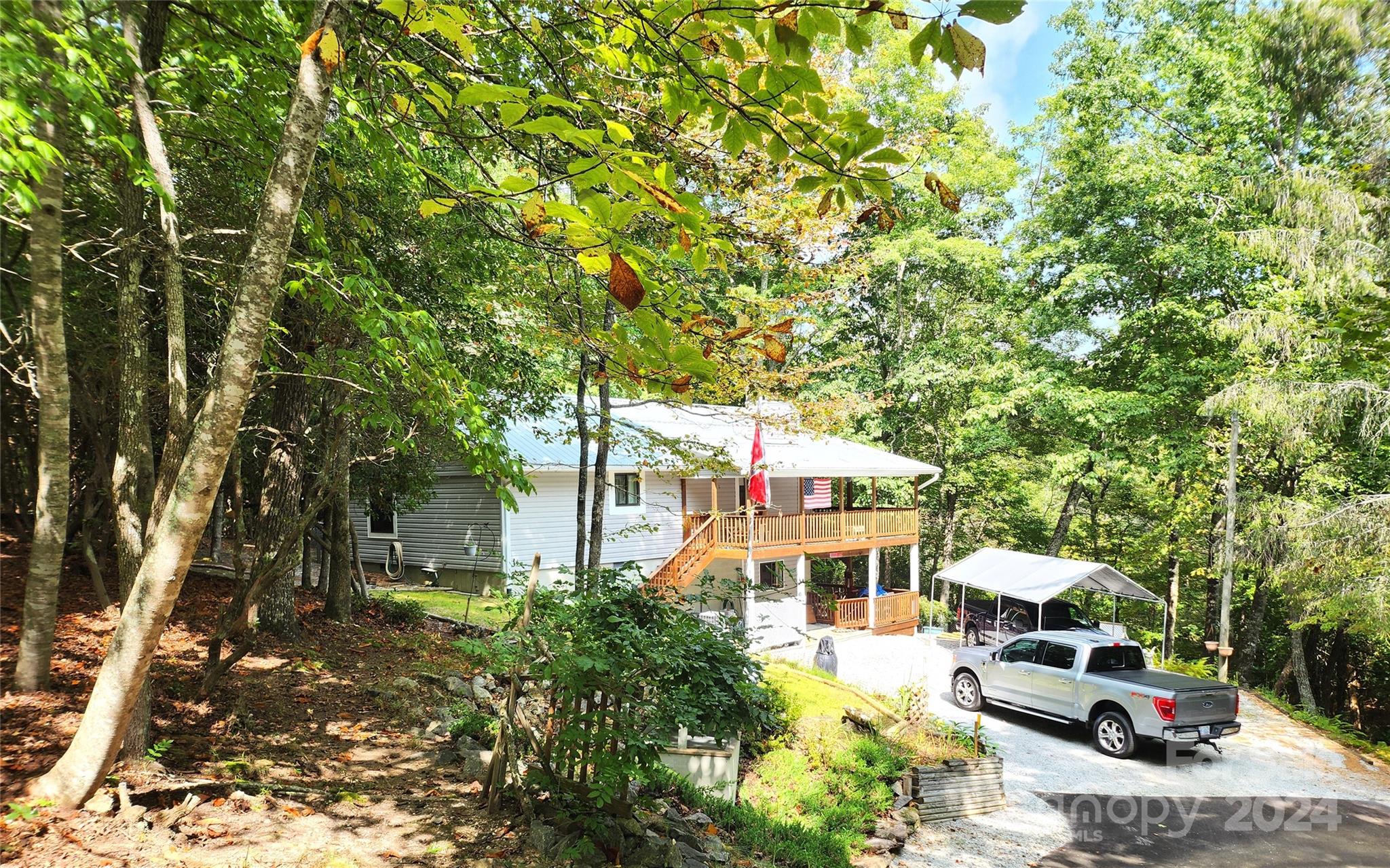 108 Easy Street Property Photo