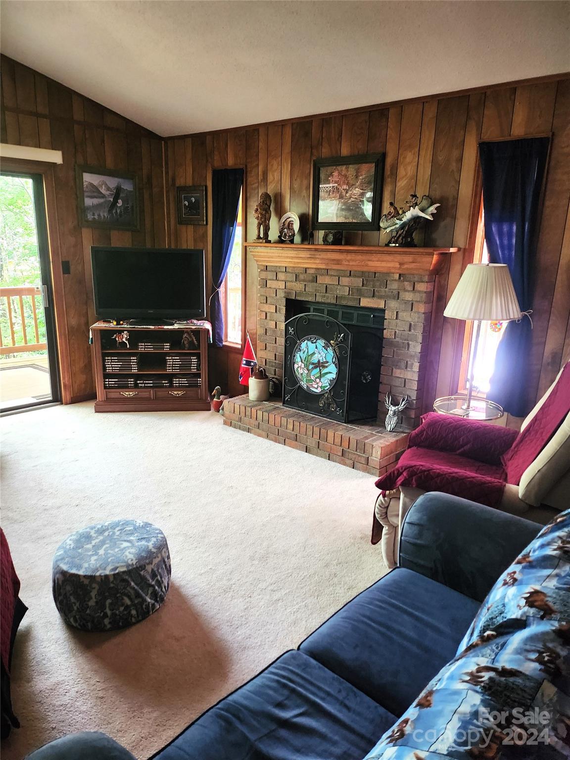 108 Easy Street Property Photo 5