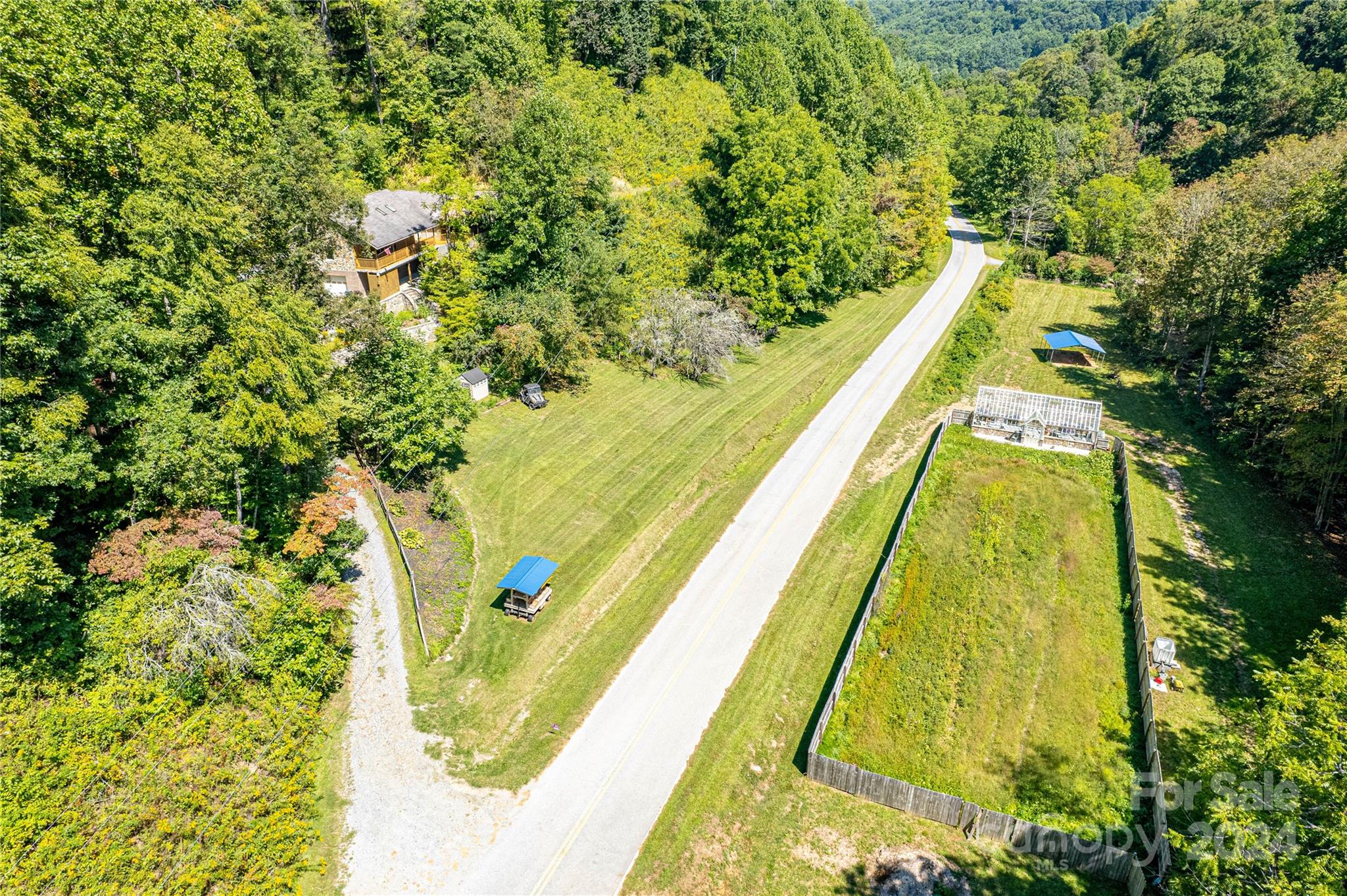 7180 Meadow Fork Road Property Photo 3