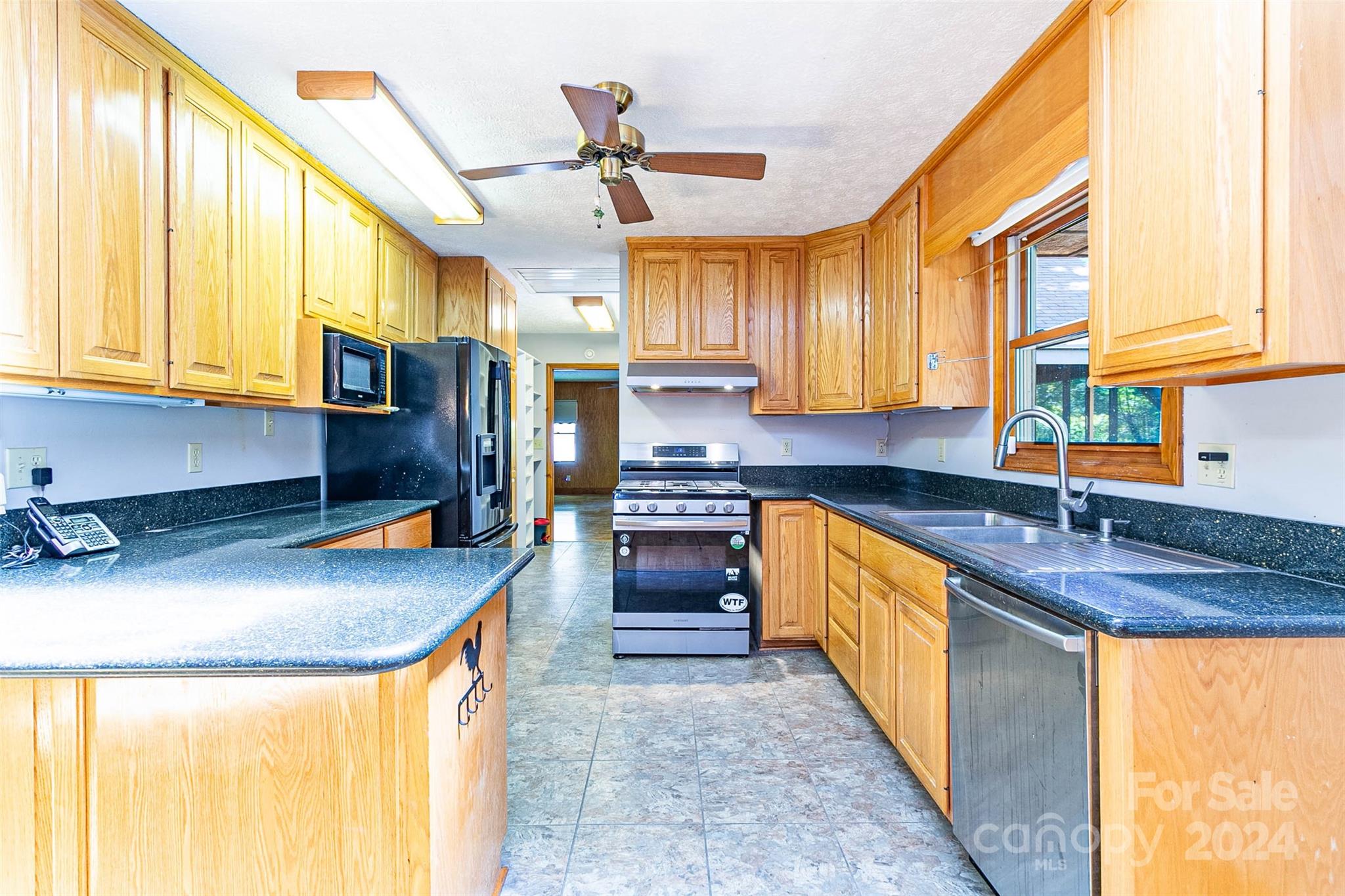 7180 Meadow Fork Road Property Photo 9