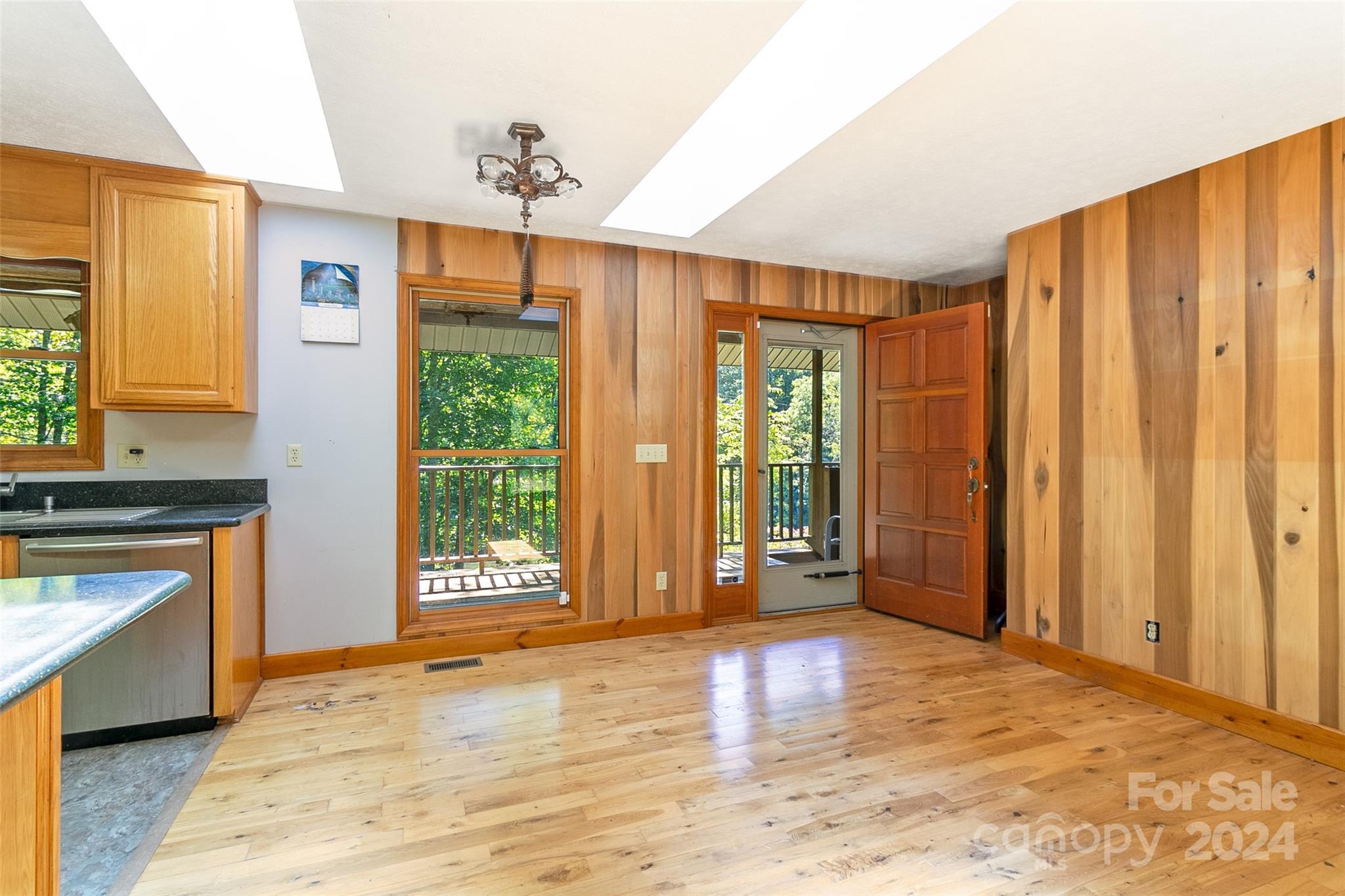 7180 Meadow Fork Road Property Photo 12