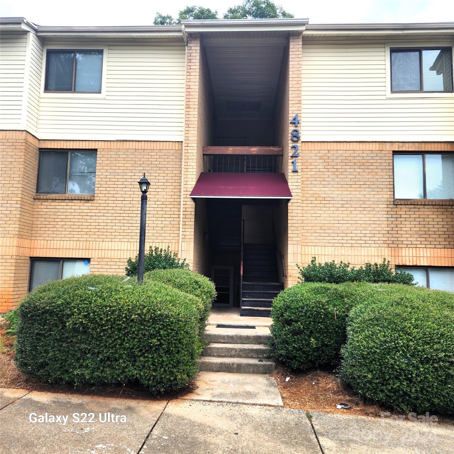4821 Spring Lake Drive C Property Photo 2