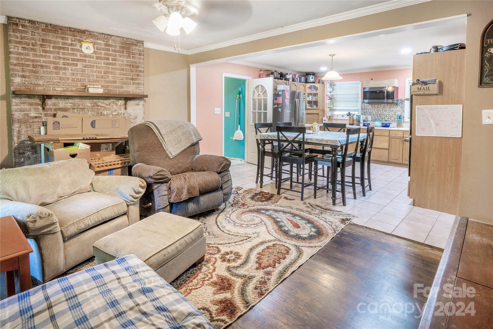 140 Steep Lane Property Photo 6