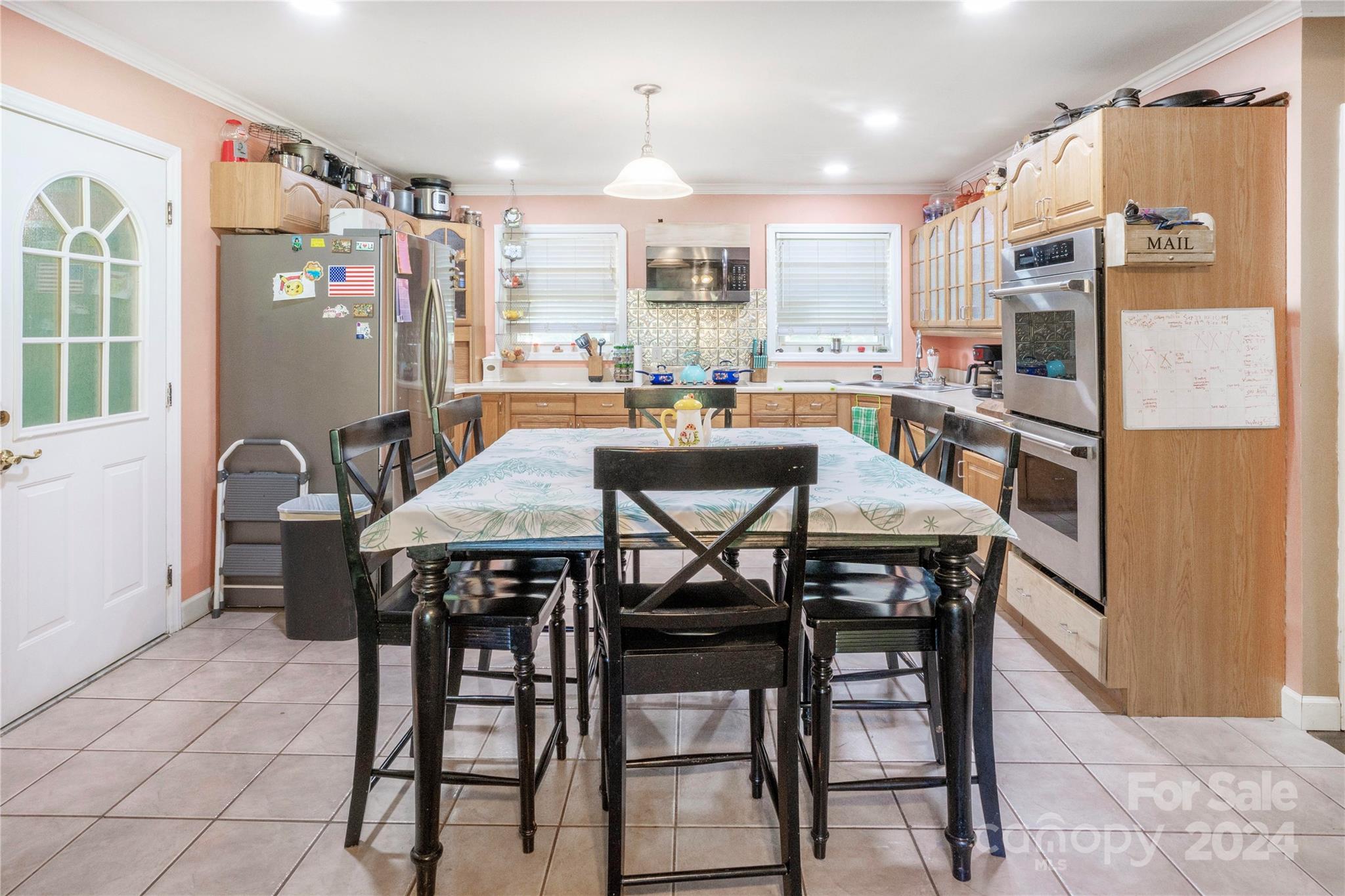 140 Steep Lane Property Photo 8