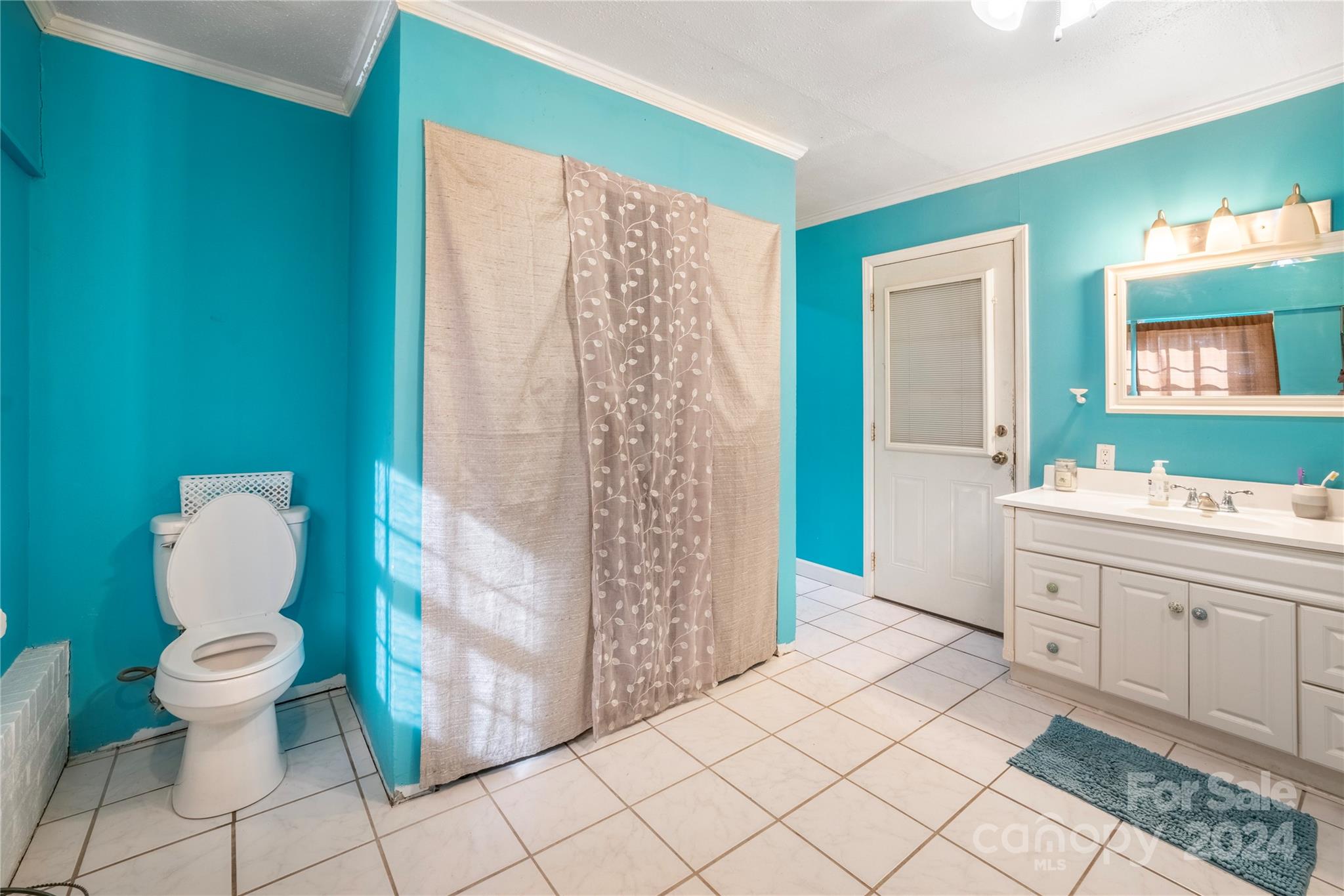 140 Steep Lane Property Photo 12