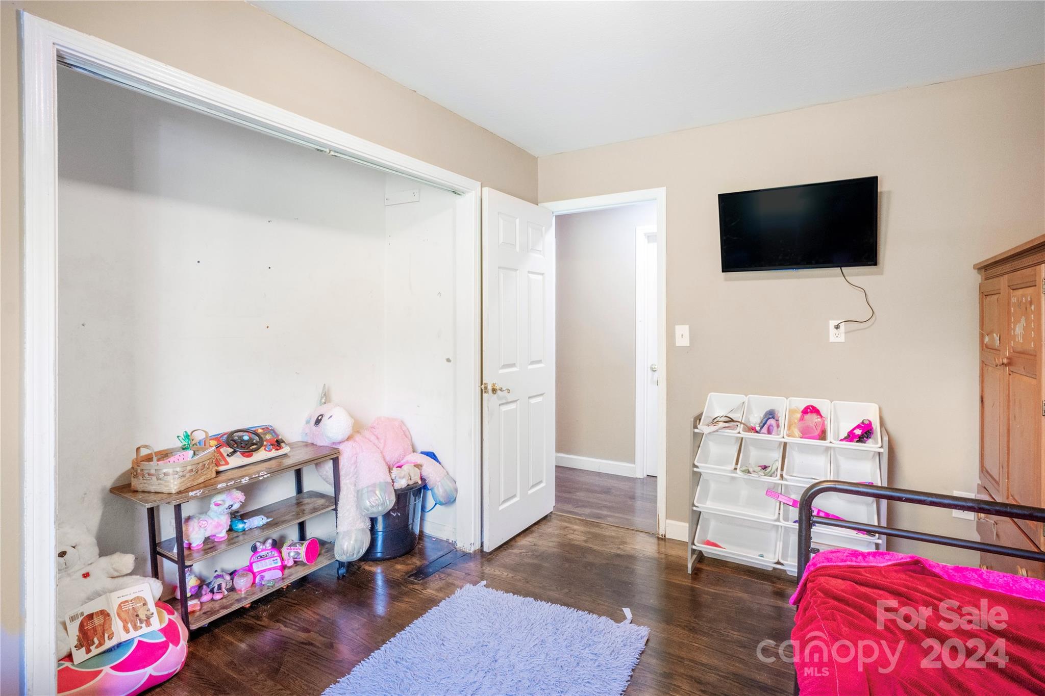 140 Steep Lane Property Photo 16