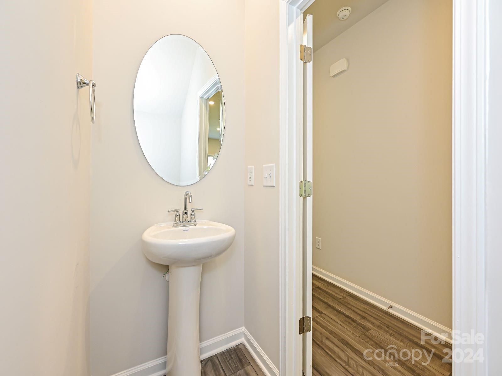 1253 Falling Acorn Lane Property Photo 4