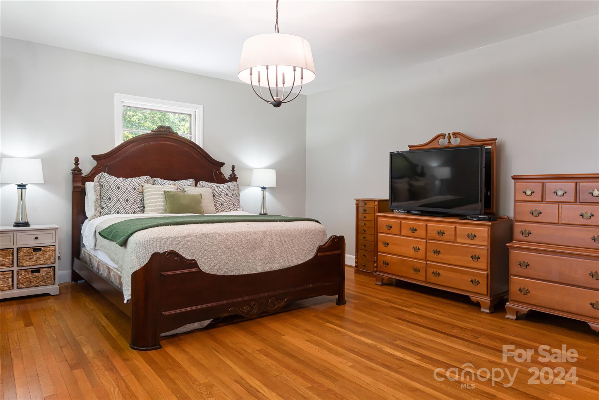 789 Hendersonville Road Property Photo 8